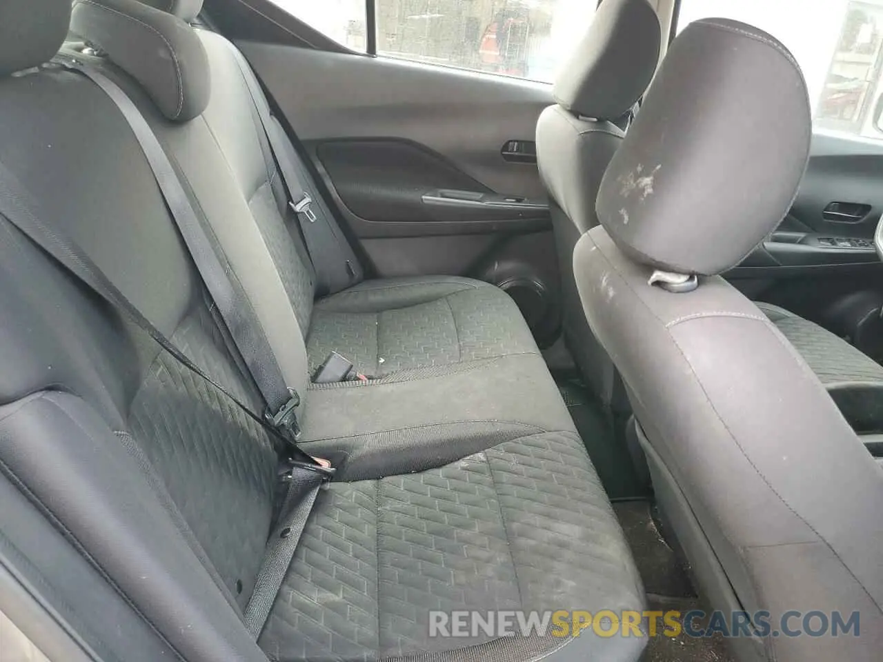 10 Photograph of a damaged car 3N1CP5BV8ML476507 NISSAN KICKS 2021