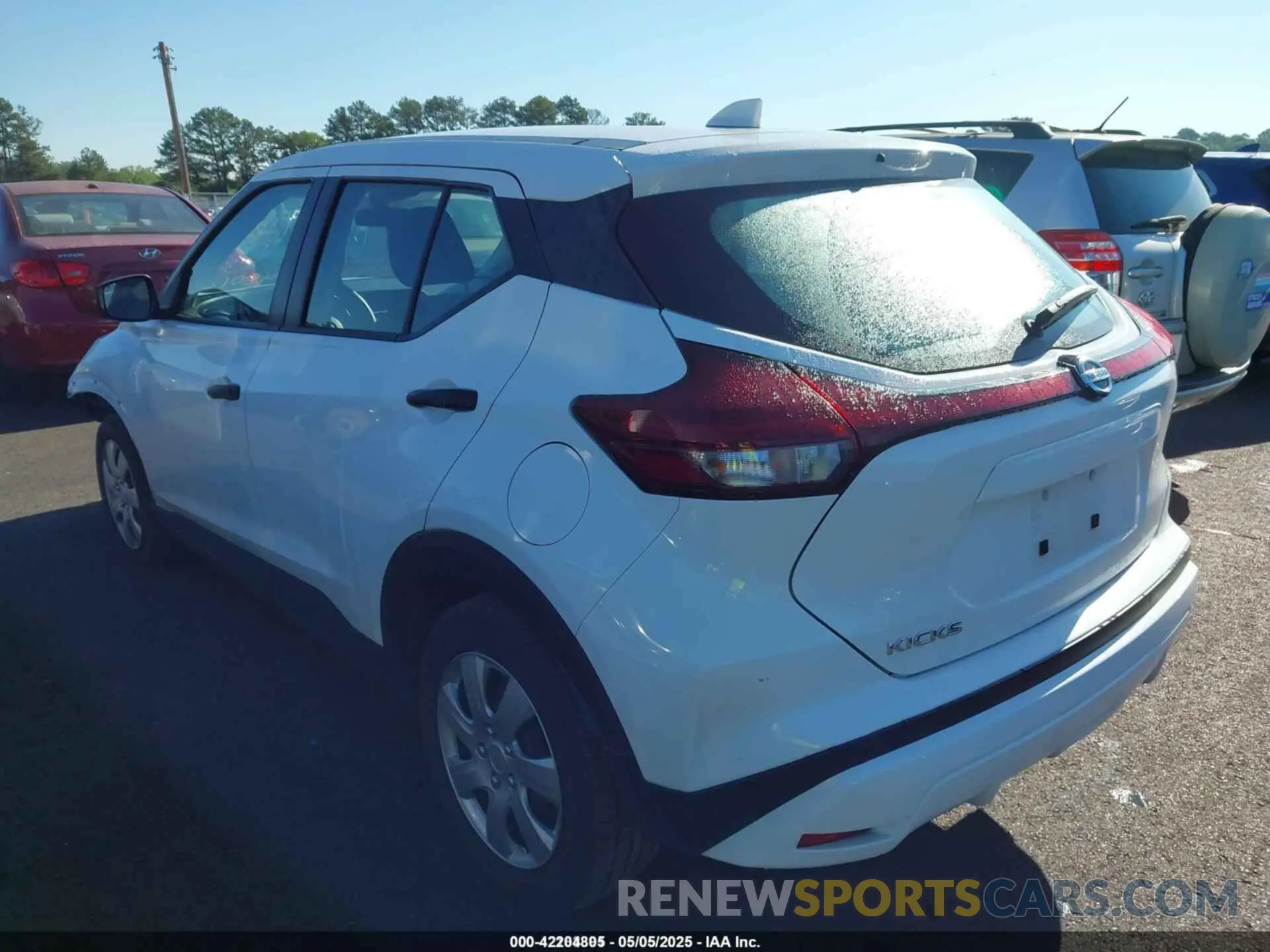 3 Photograph of a damaged car 3N1CP5BV8ML480122 NISSAN KICKS 2021