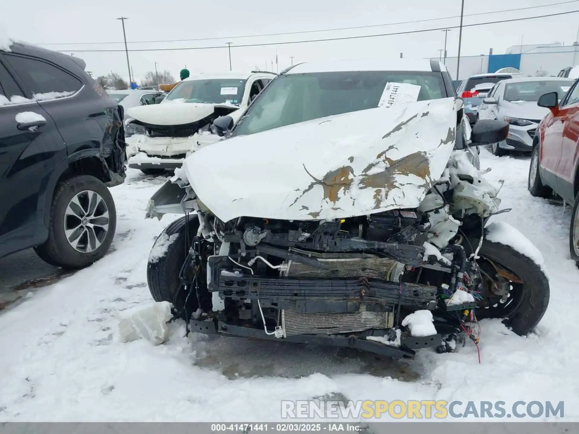 11 Photograph of a damaged car 3N1CP5BV8ML485322 NISSAN KICKS 2021