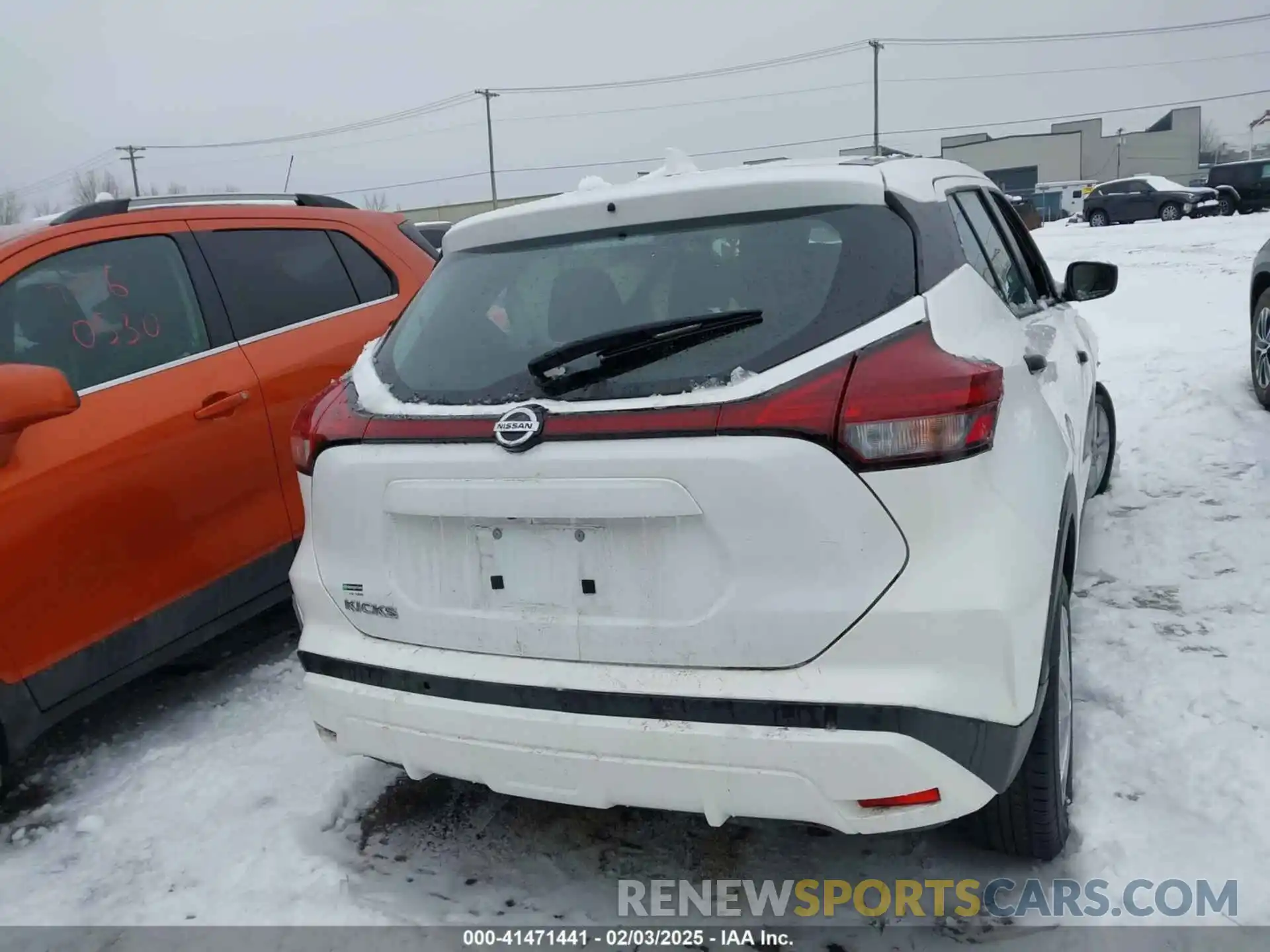 15 Photograph of a damaged car 3N1CP5BV8ML485322 NISSAN KICKS 2021