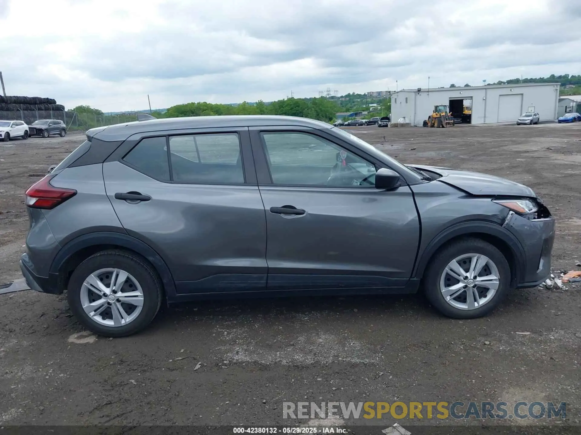14 Photograph of a damaged car 3N1CP5BV8ML488771 NISSAN KICKS 2021