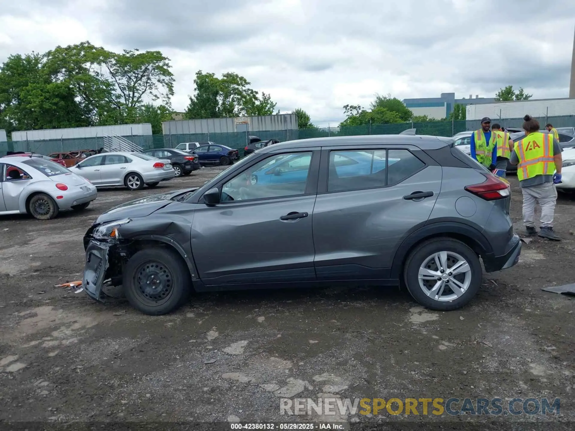 15 Photograph of a damaged car 3N1CP5BV8ML488771 NISSAN KICKS 2021