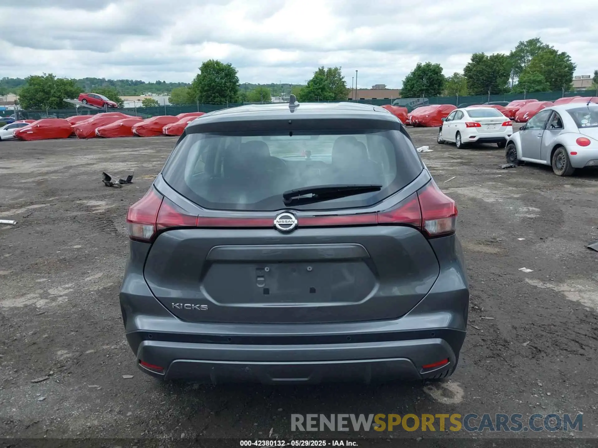17 Photograph of a damaged car 3N1CP5BV8ML488771 NISSAN KICKS 2021