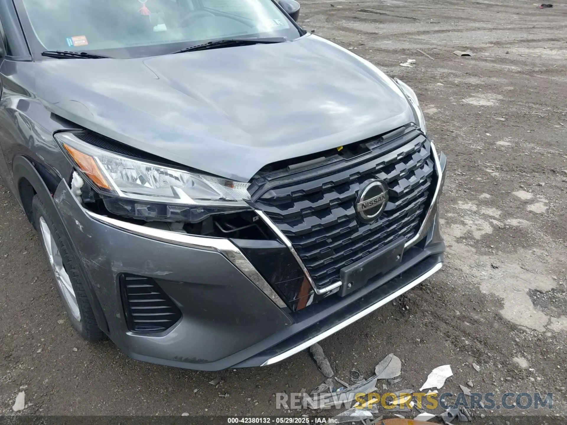 18 Photograph of a damaged car 3N1CP5BV8ML488771 NISSAN KICKS 2021