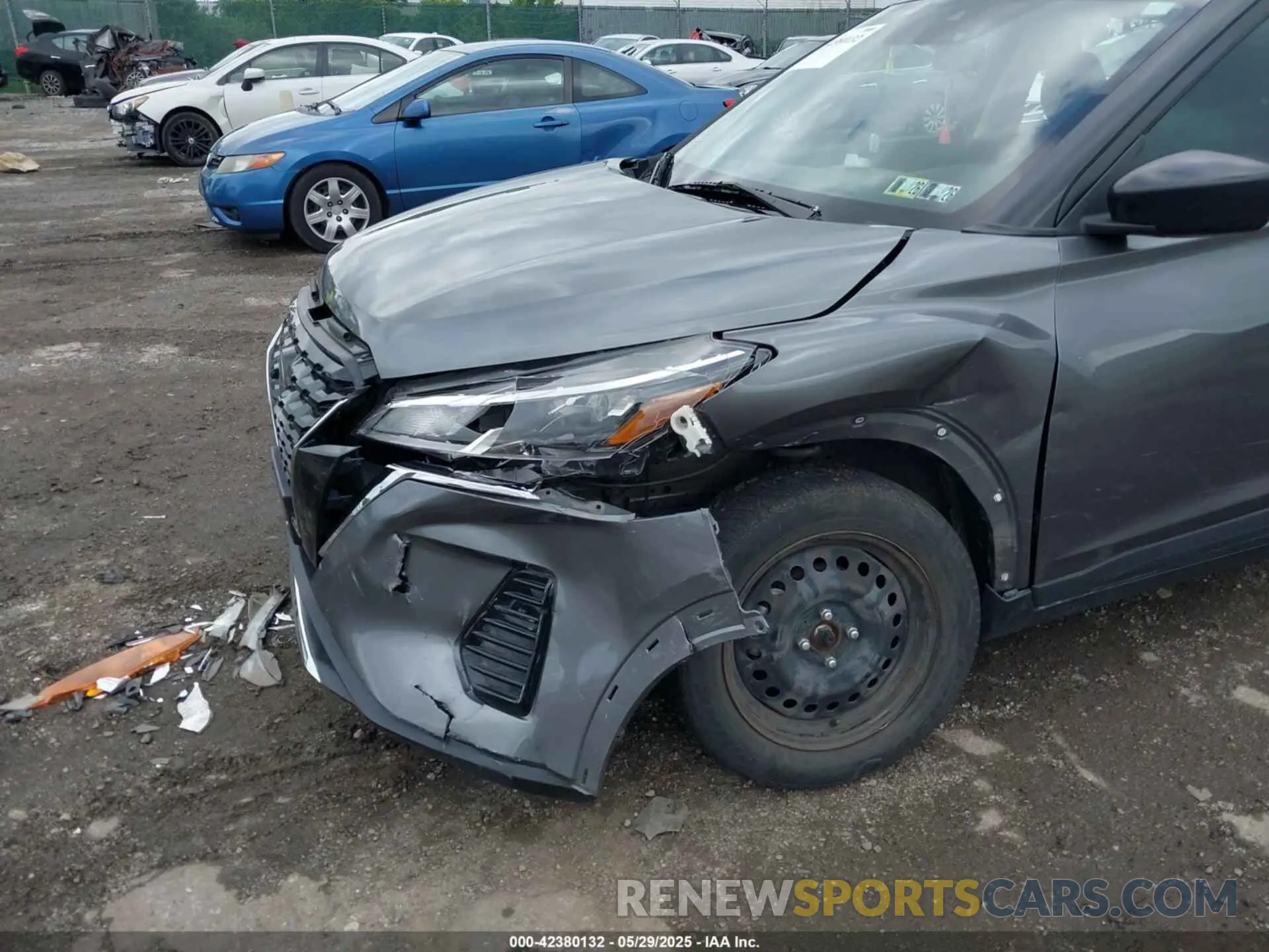 21 Photograph of a damaged car 3N1CP5BV8ML488771 NISSAN KICKS 2021