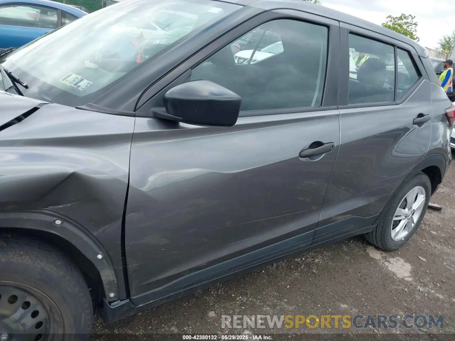 22 Photograph of a damaged car 3N1CP5BV8ML488771 NISSAN KICKS 2021