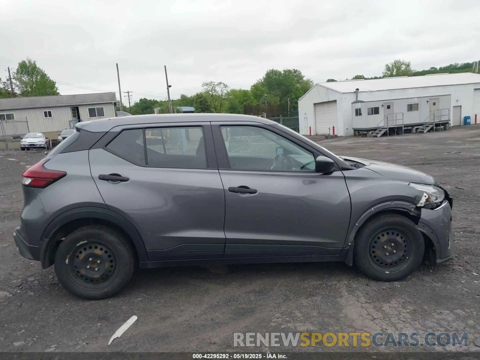 13 Photograph of a damaged car 3N1CP5BV8ML494702 NISSAN KICKS 2021