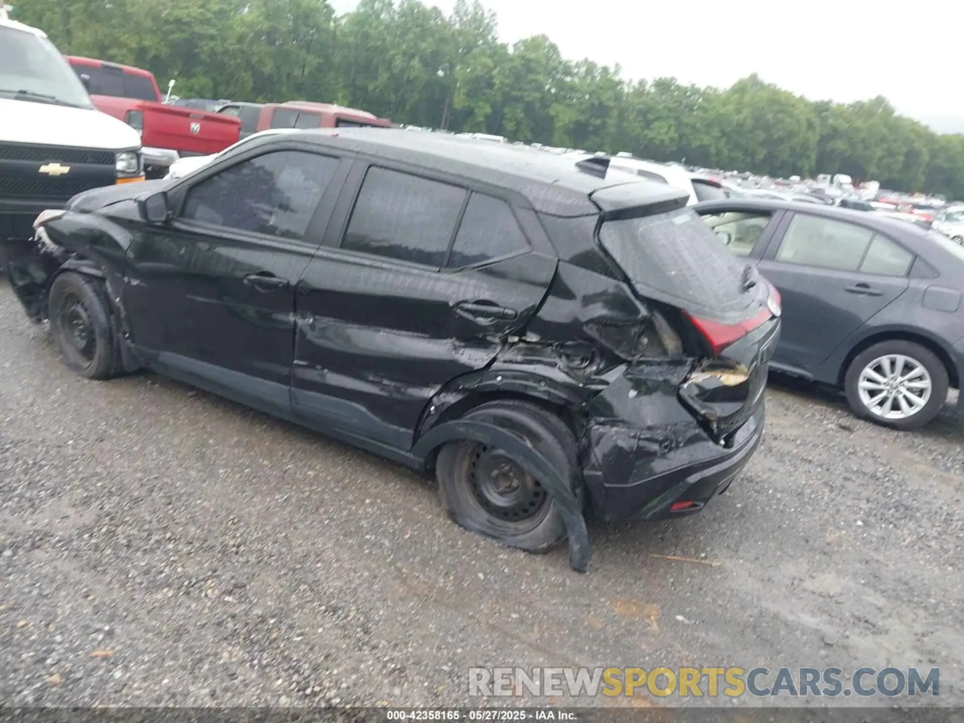 3 Photograph of a damaged car 3N1CP5BV8ML508968 NISSAN KICKS 2021