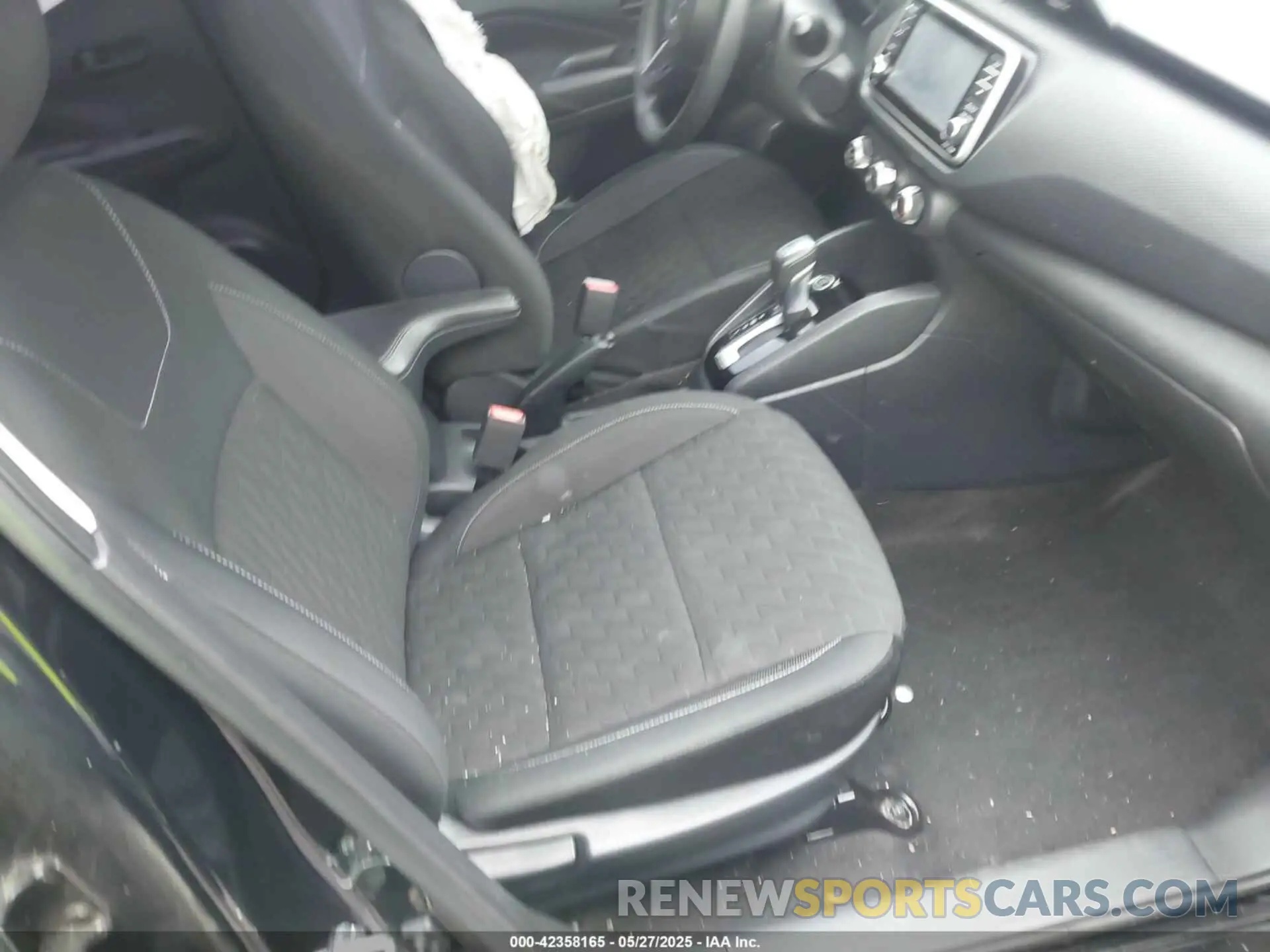 5 Photograph of a damaged car 3N1CP5BV8ML508968 NISSAN KICKS 2021