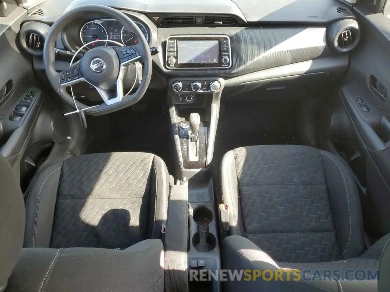 8 Photograph of a damaged car 3N1CP5BV8ML523079 NISSAN KICKS 2021