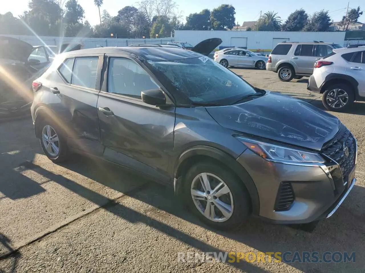 4 Photograph of a damaged car 3N1CP5BV8ML546927 NISSAN KICKS 2021