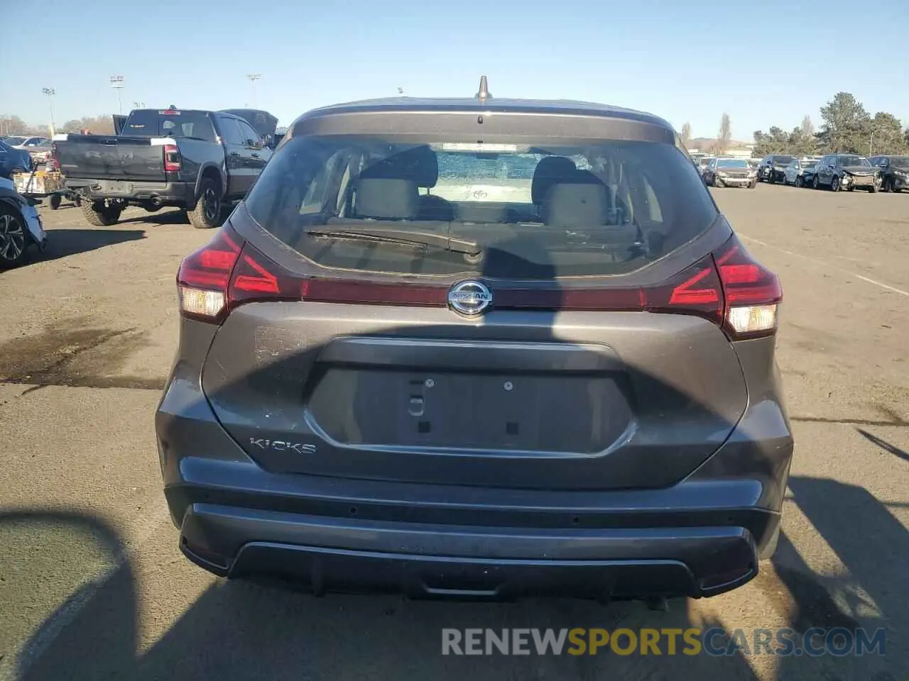 6 Photograph of a damaged car 3N1CP5BV8ML546927 NISSAN KICKS 2021