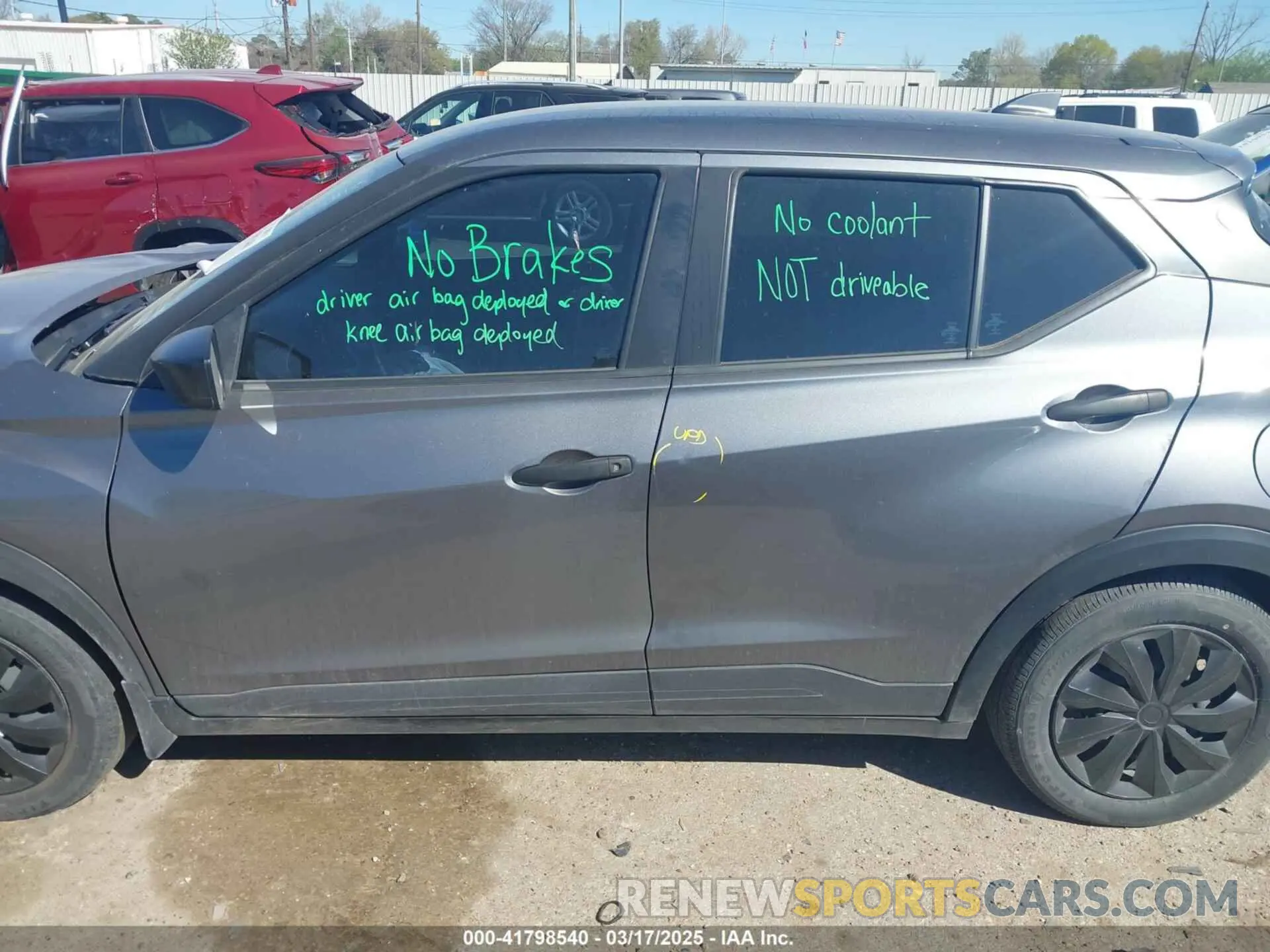 14 Photograph of a damaged car 3N1CP5BV8ML564912 NISSAN KICKS 2021