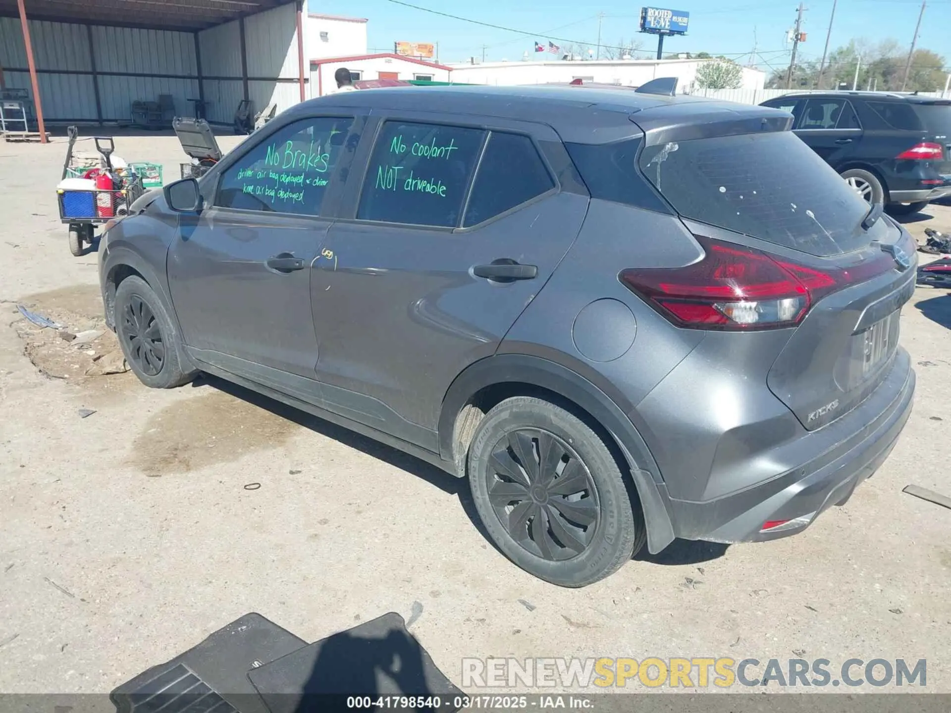 3 Photograph of a damaged car 3N1CP5BV8ML564912 NISSAN KICKS 2021