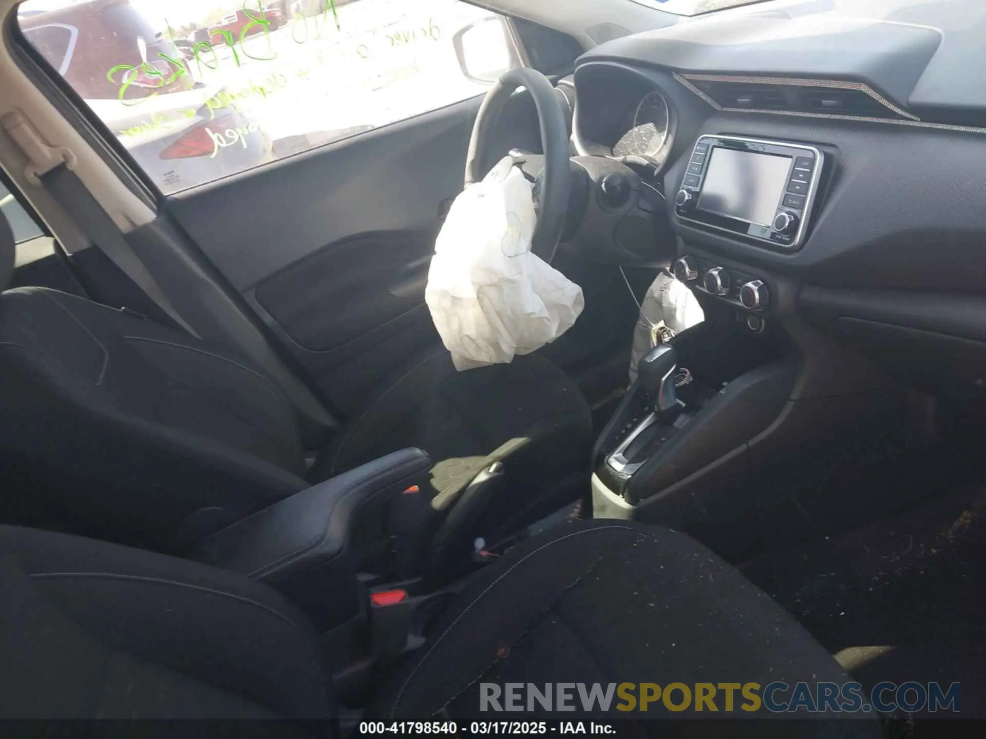 5 Photograph of a damaged car 3N1CP5BV8ML564912 NISSAN KICKS 2021