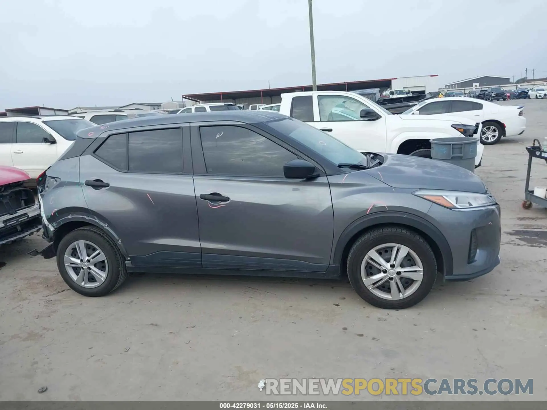 13 Photograph of a damaged car 3N1CP5BV9ML469095 NISSAN KICKS 2021
