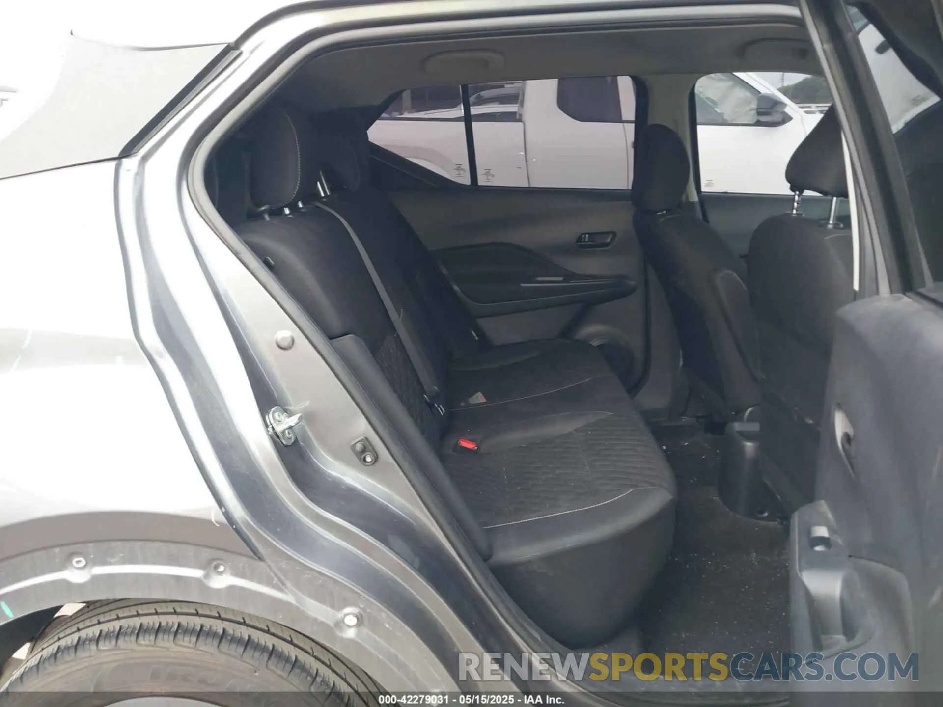 8 Photograph of a damaged car 3N1CP5BV9ML469095 NISSAN KICKS 2021