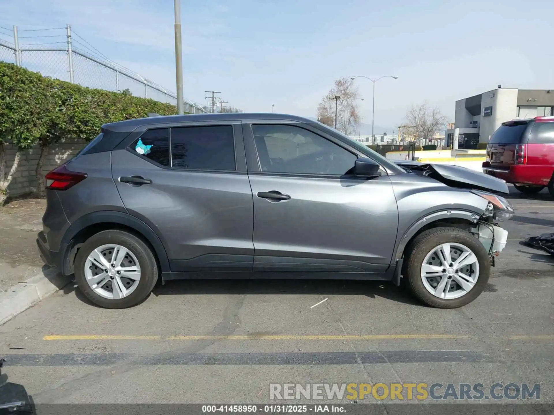 14 Photograph of a damaged car 3N1CP5BV9ML526721 NISSAN KICKS 2021