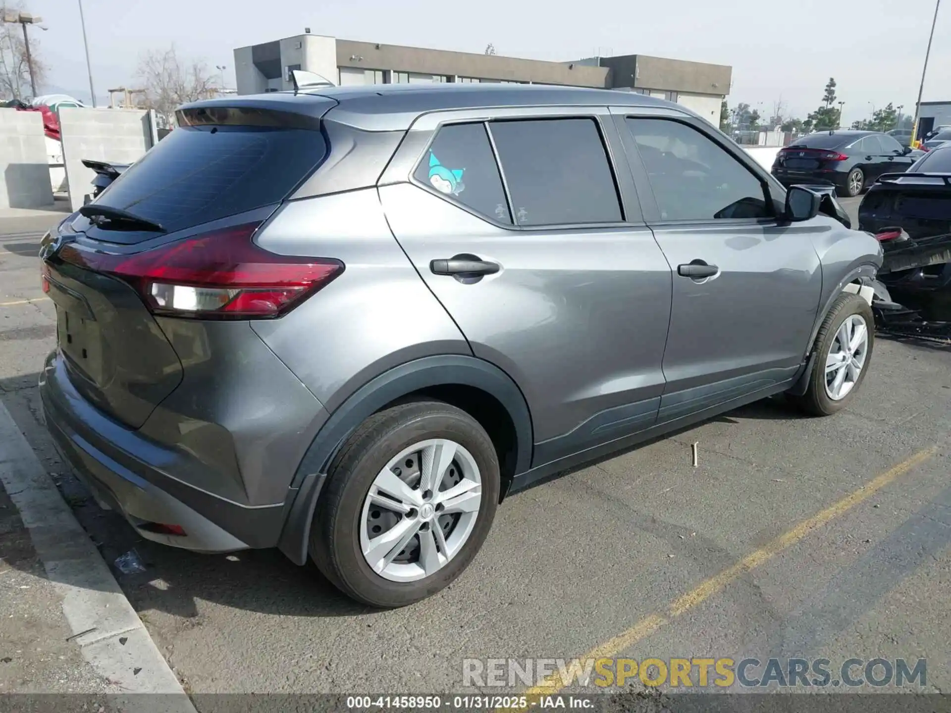 4 Photograph of a damaged car 3N1CP5BV9ML526721 NISSAN KICKS 2021