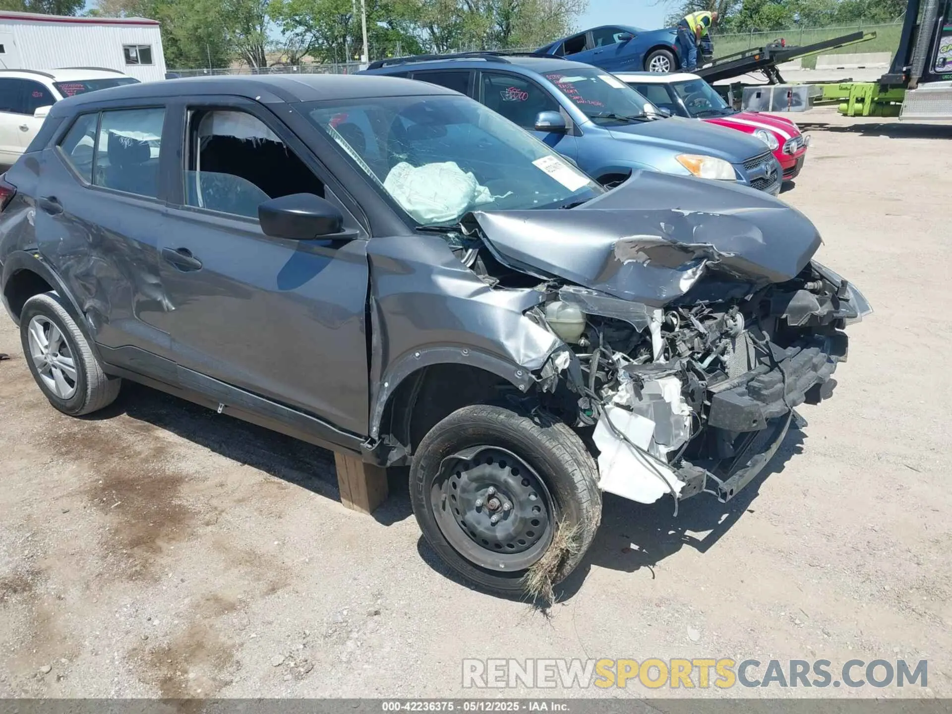 1 Photograph of a damaged car 3N1CP5BV9ML531000 NISSAN KICKS 2021