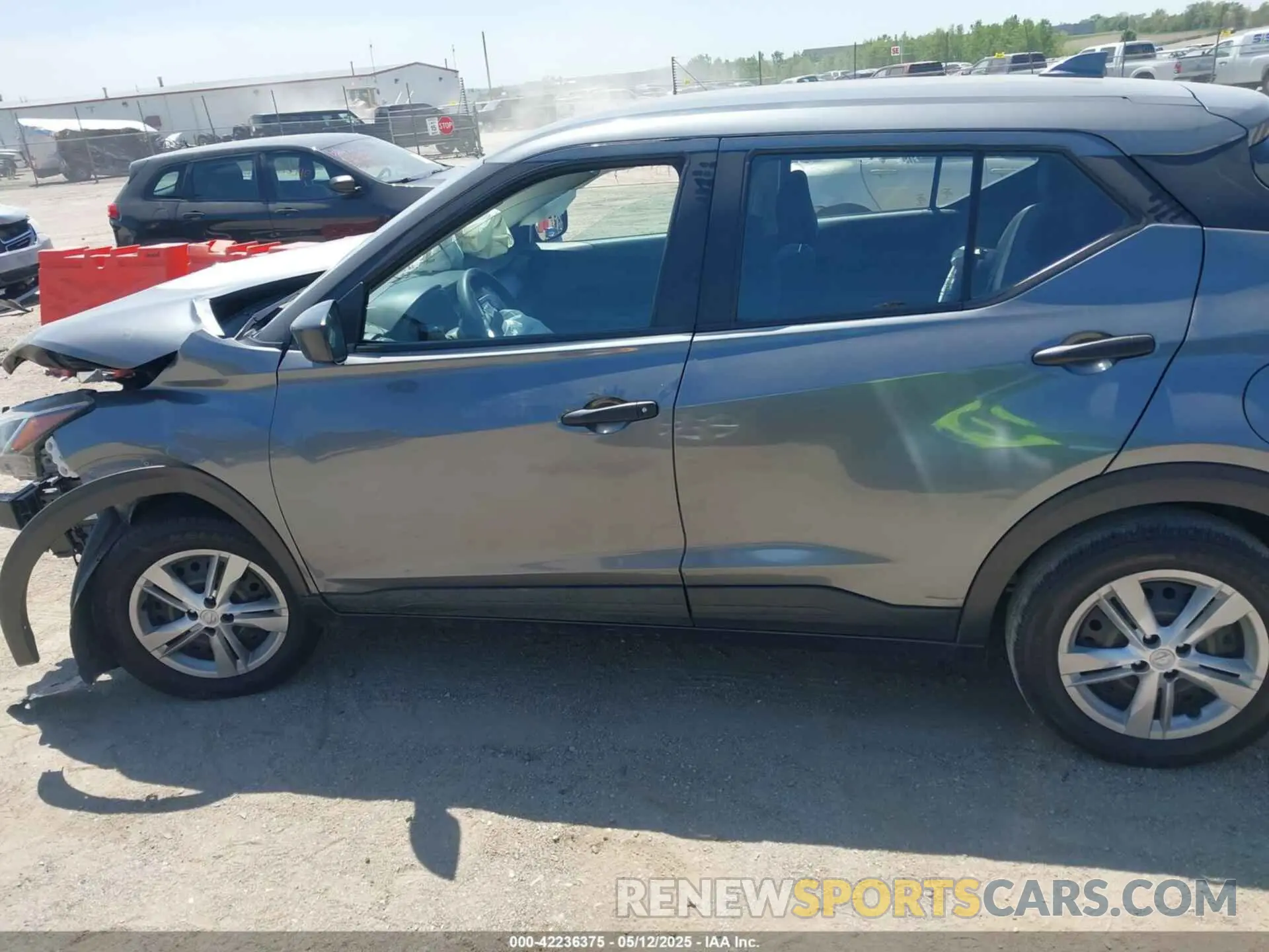 13 Photograph of a damaged car 3N1CP5BV9ML531000 NISSAN KICKS 2021