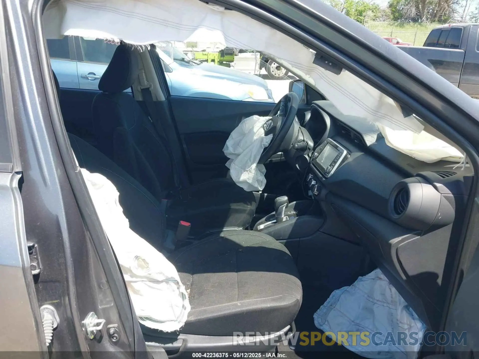 5 Photograph of a damaged car 3N1CP5BV9ML531000 NISSAN KICKS 2021