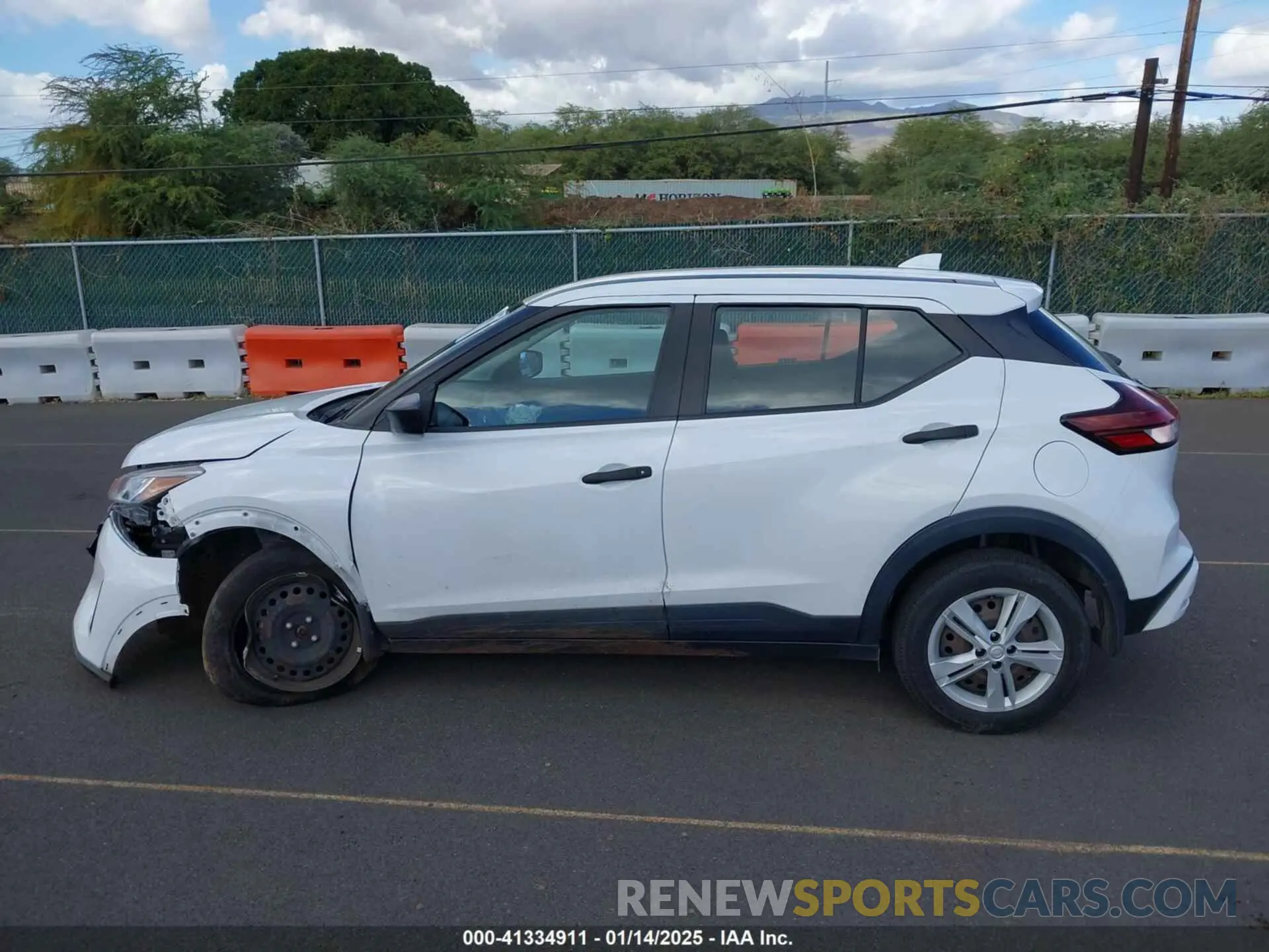 15 Photograph of a damaged car 3N1CP5BV9ML542188 NISSAN KICKS 2021