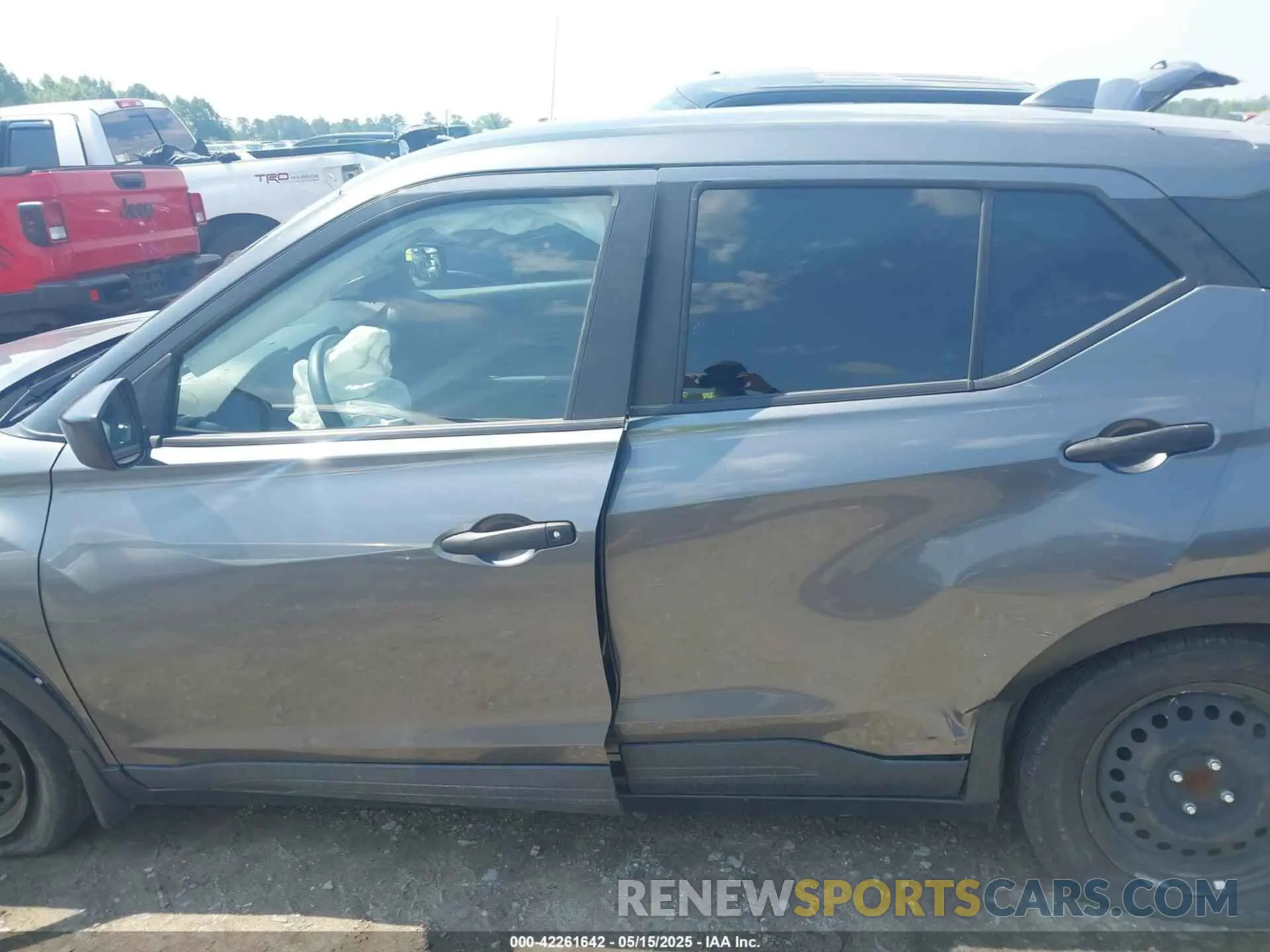 14 Photograph of a damaged car 3N1CP5BVXML484558 NISSAN KICKS 2021