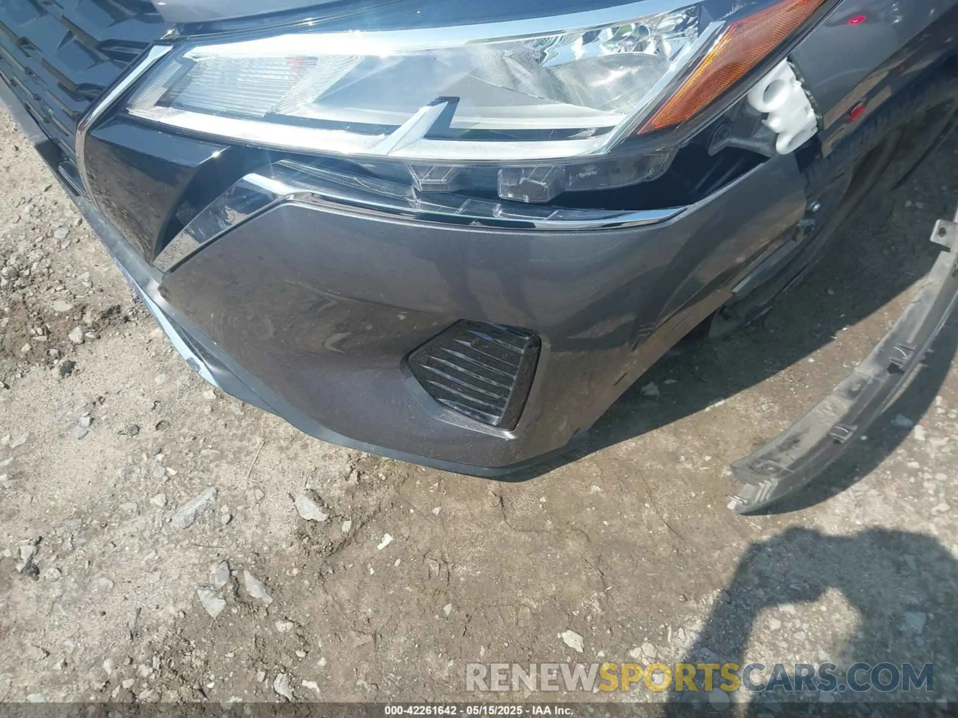18 Photograph of a damaged car 3N1CP5BVXML484558 NISSAN KICKS 2021