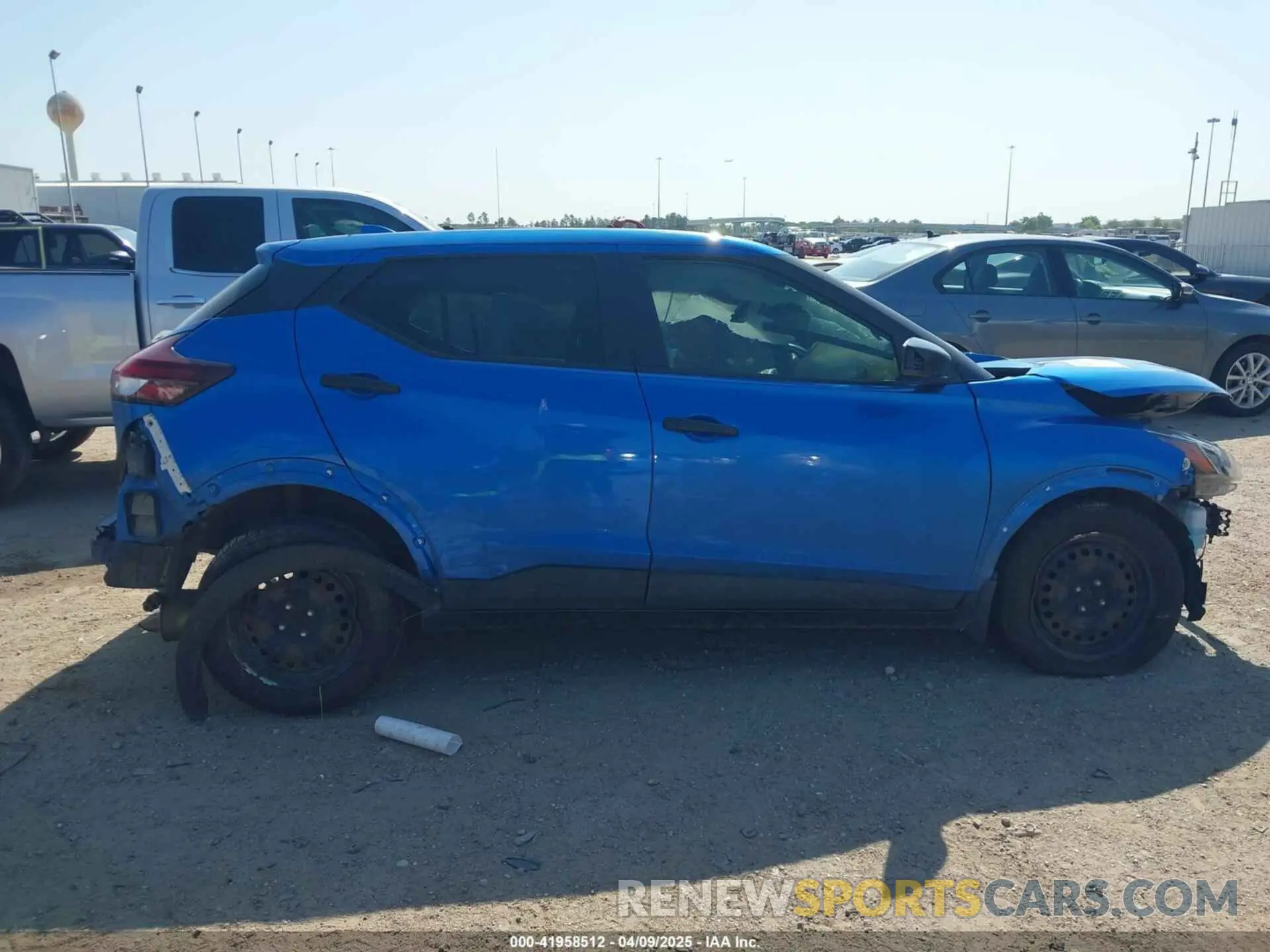 12 Photograph of a damaged car 3N1CP5BVXML519129 NISSAN KICKS 2021