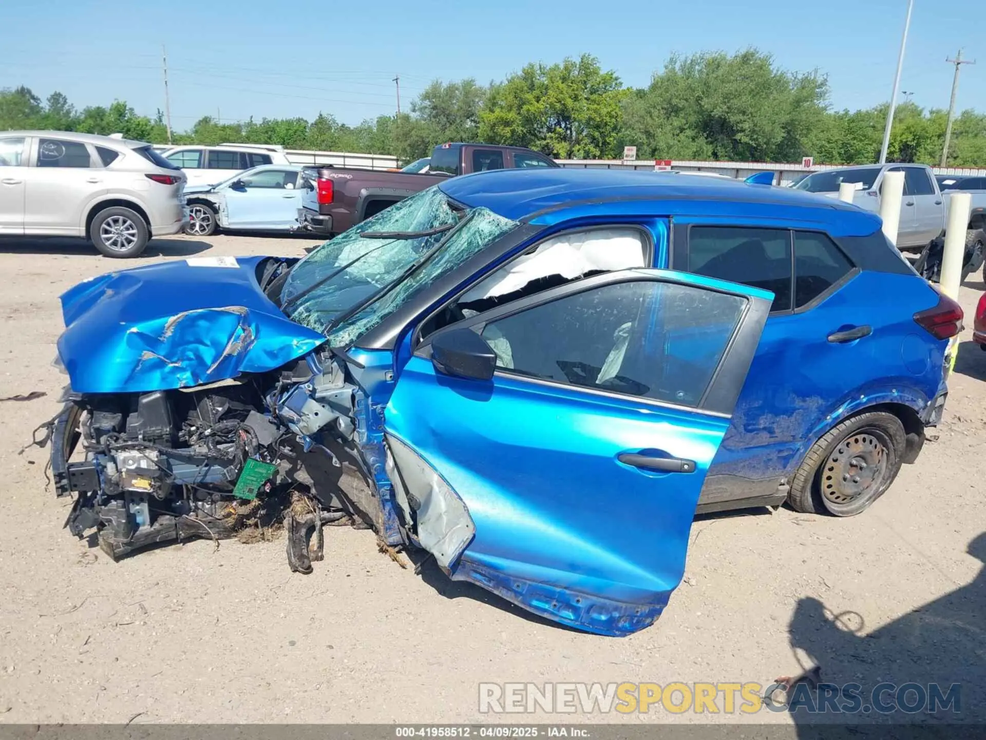 13 Photograph of a damaged car 3N1CP5BVXML519129 NISSAN KICKS 2021