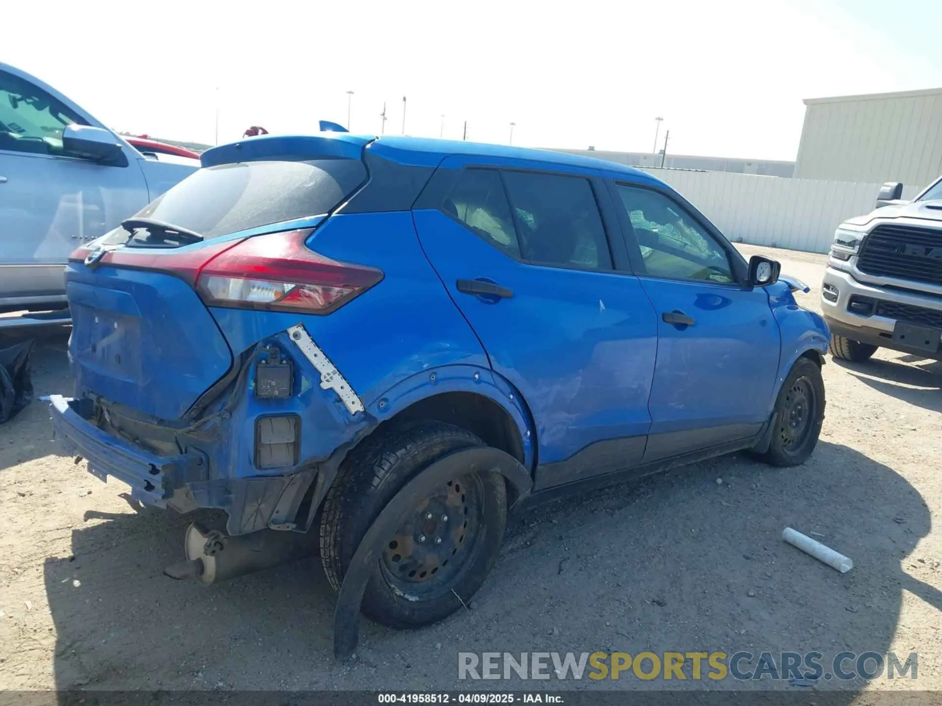 4 Photograph of a damaged car 3N1CP5BVXML519129 NISSAN KICKS 2021