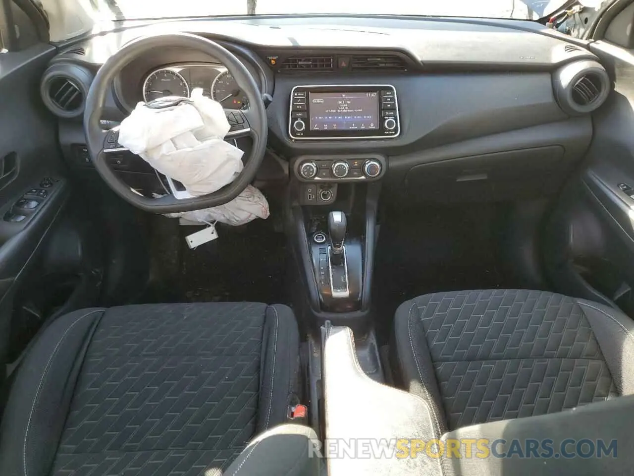 8 Photograph of a damaged car 3N1CP5BVXML526775 NISSAN KICKS 2021