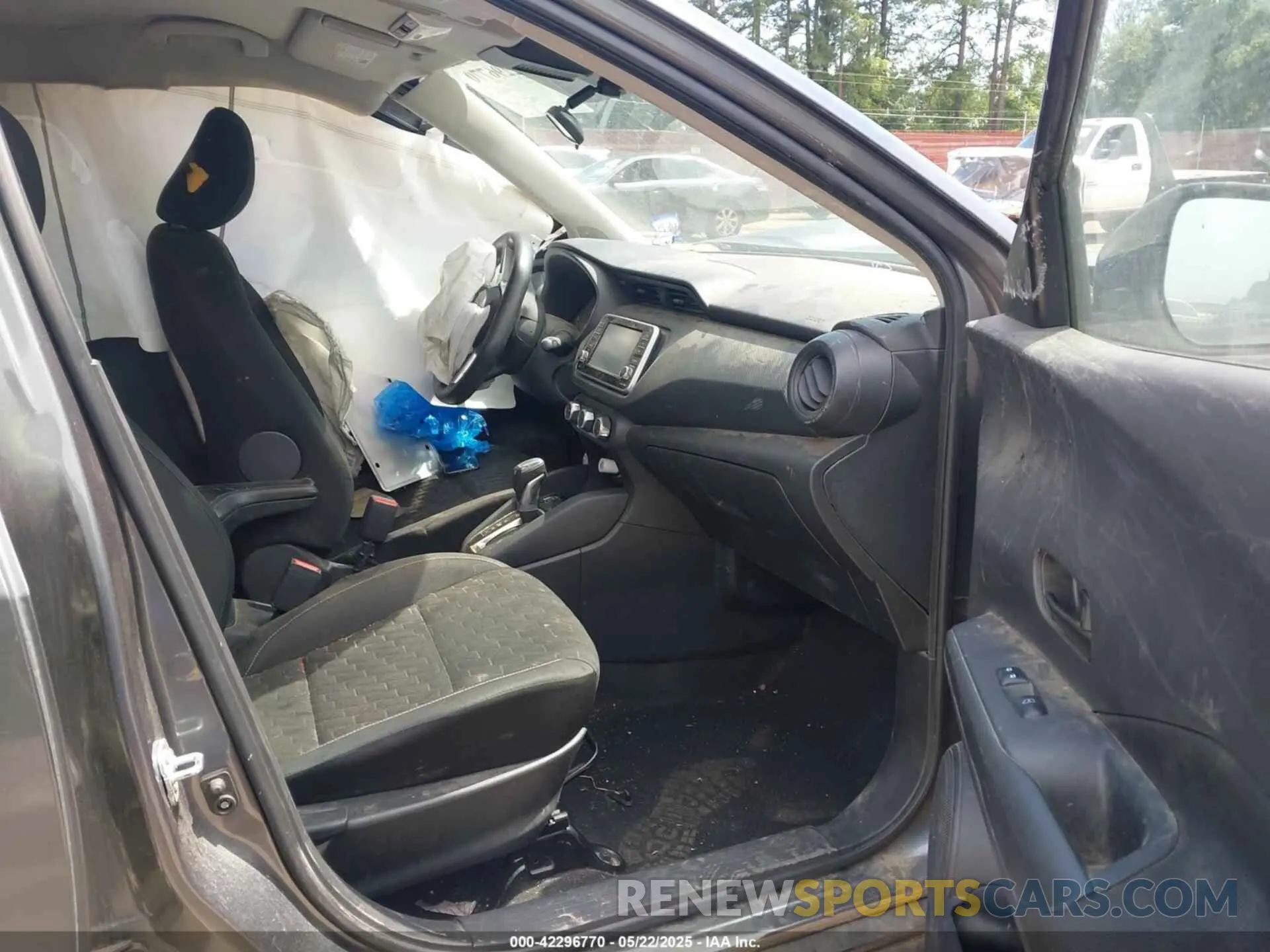 5 Photograph of a damaged car 3N1CP5BVXML551059 NISSAN KICKS 2021