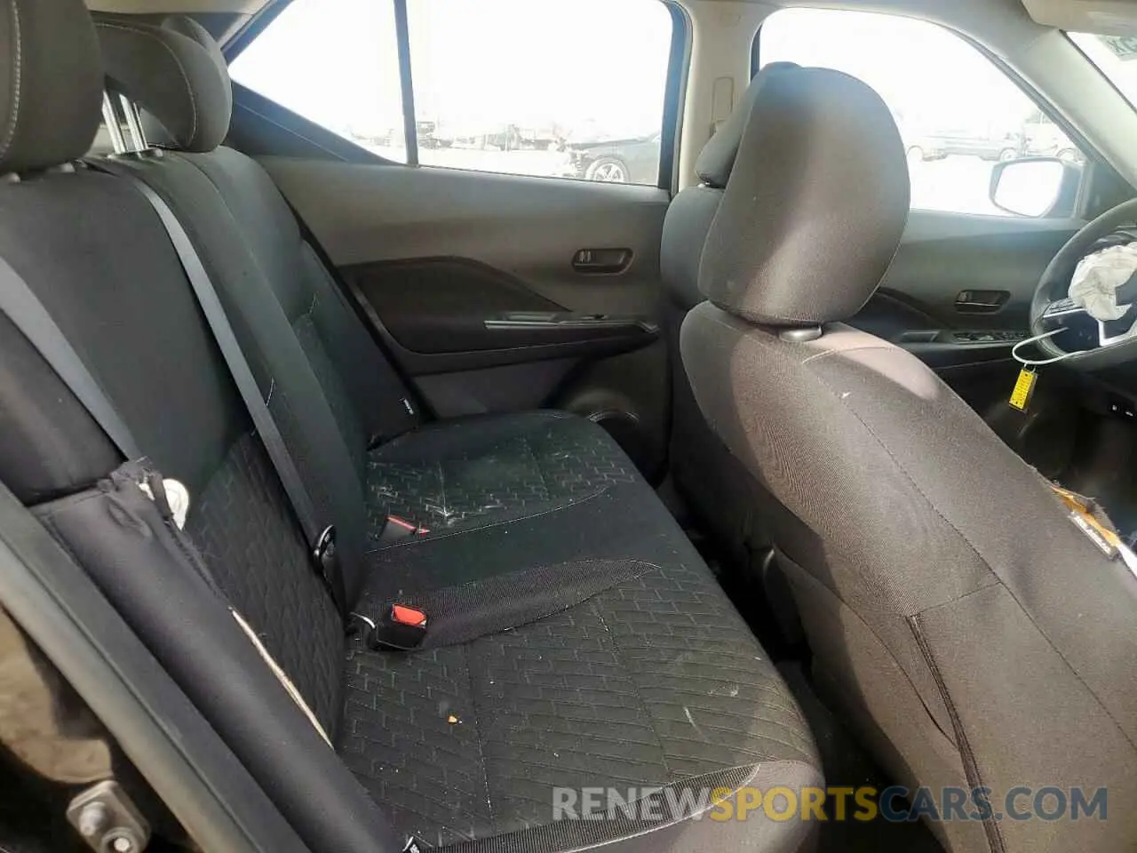 10 Photograph of a damaged car 3N1CP5BVXML559307 NISSAN KICKS 2021