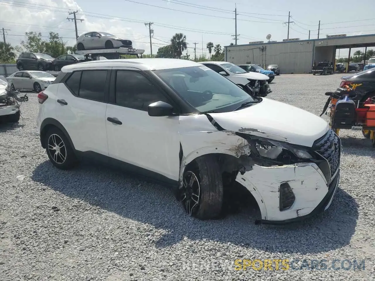 4 Photograph of a damaged car 3N1CP5BVXML565611 NISSAN KICKS 2021