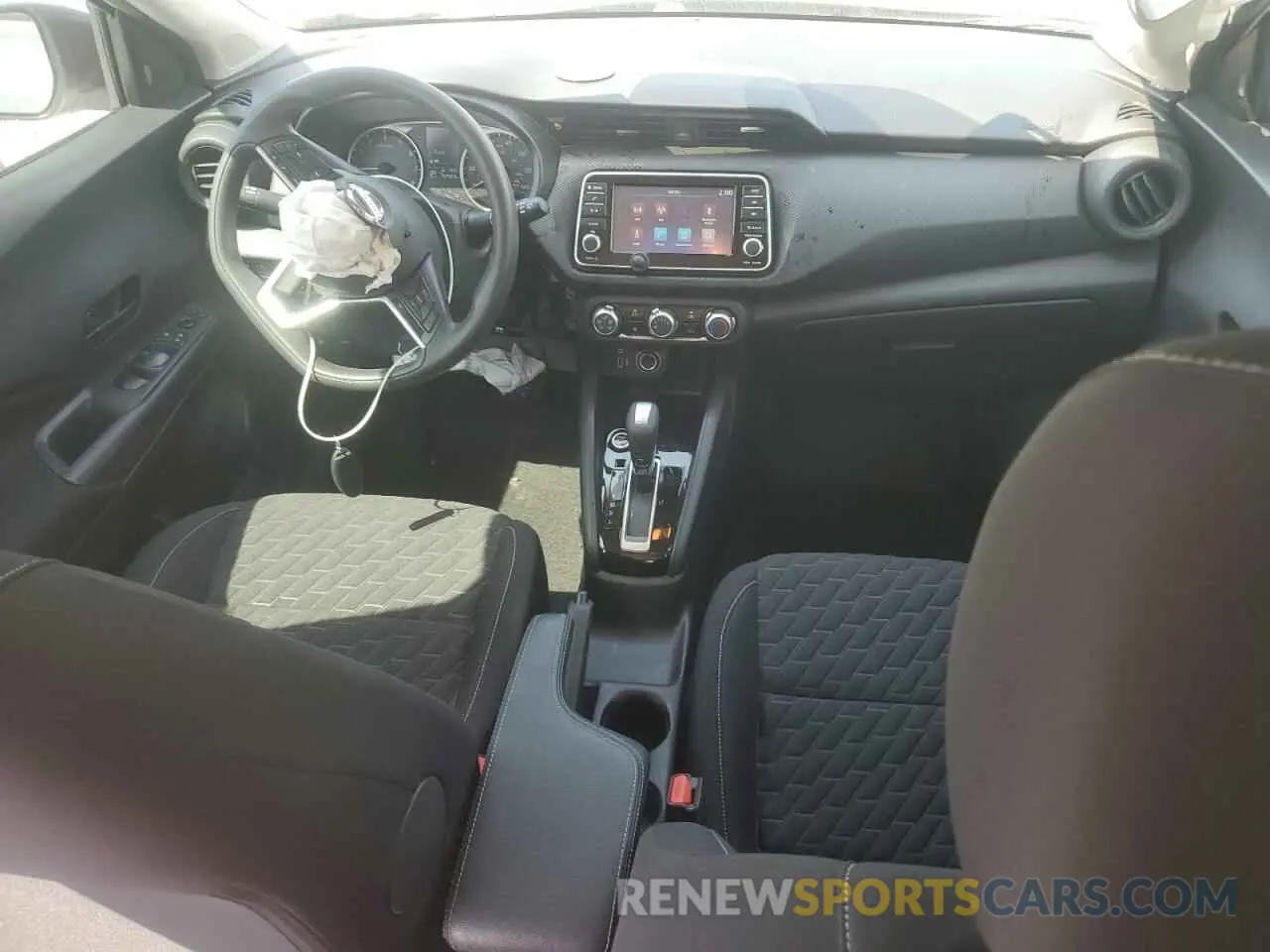 8 Photograph of a damaged car 3N1CP5BVXML565611 NISSAN KICKS 2021