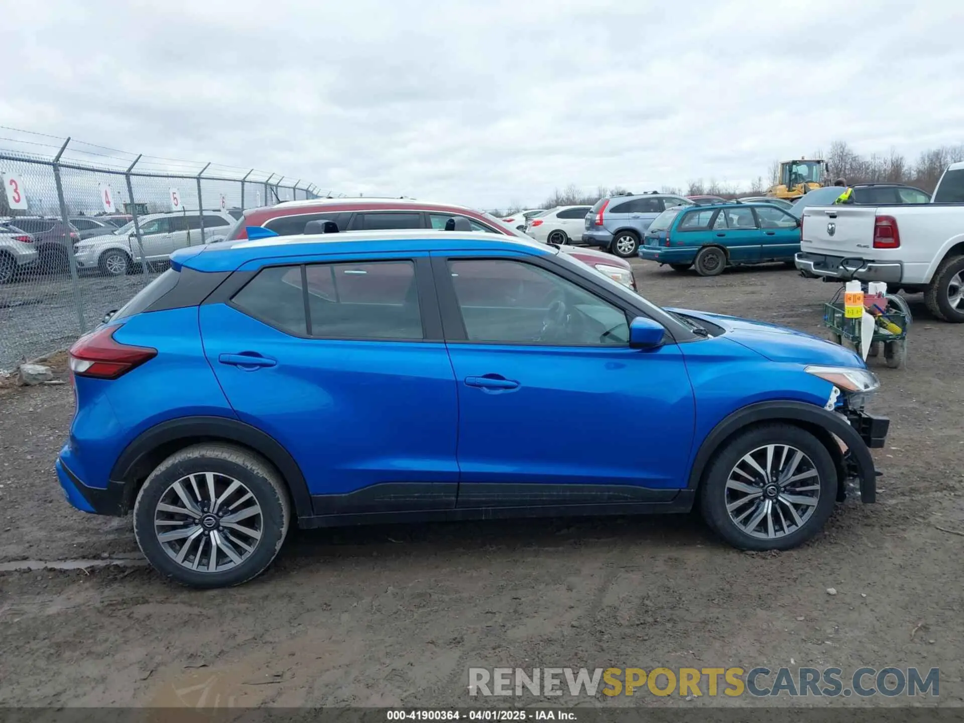 14 Photograph of a damaged car 3N1CP5CV0ML484017 NISSAN KICKS 2021