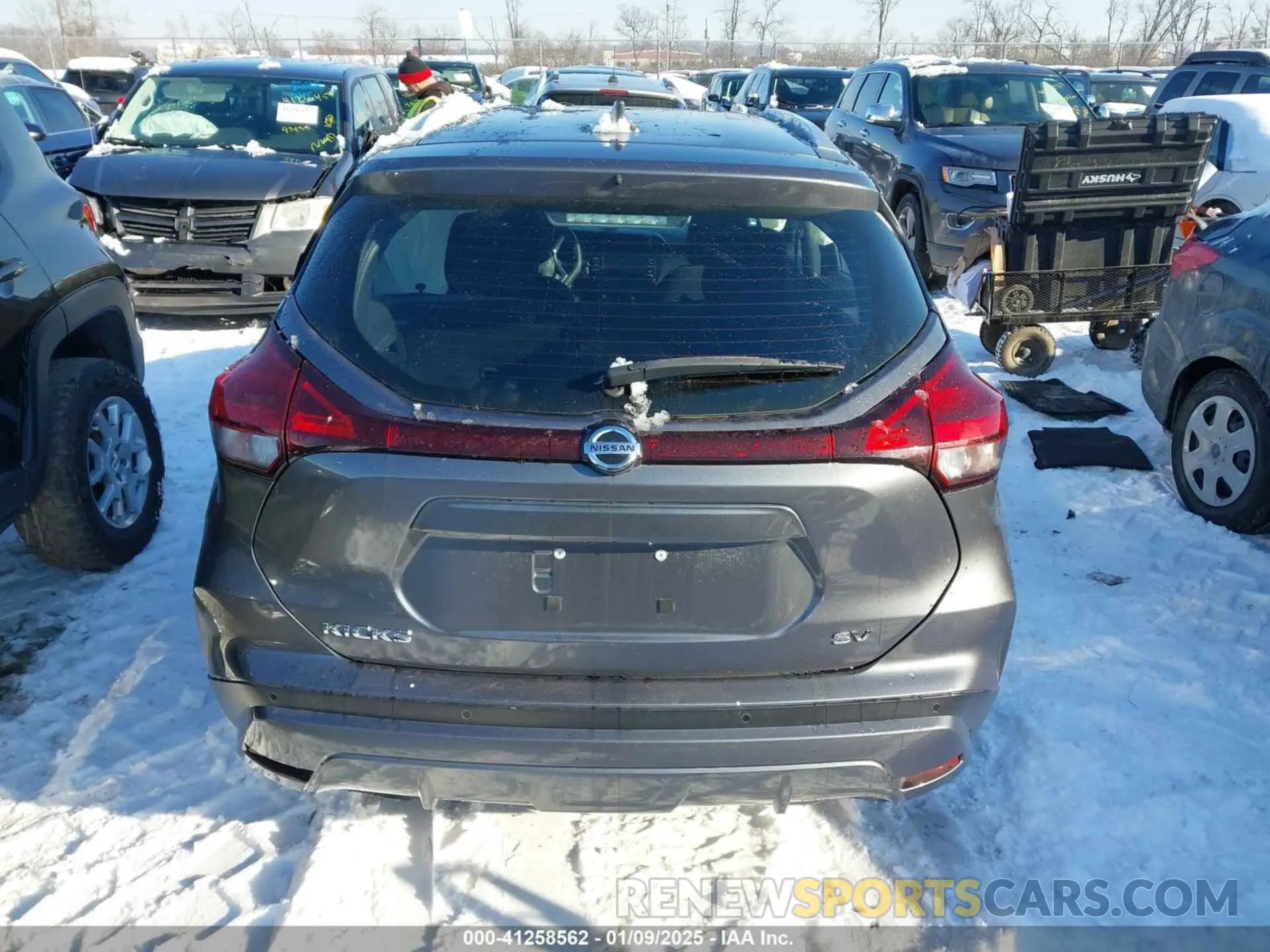 15 Photograph of a damaged car 3N1CP5CV0ML502452 NISSAN KICKS 2021