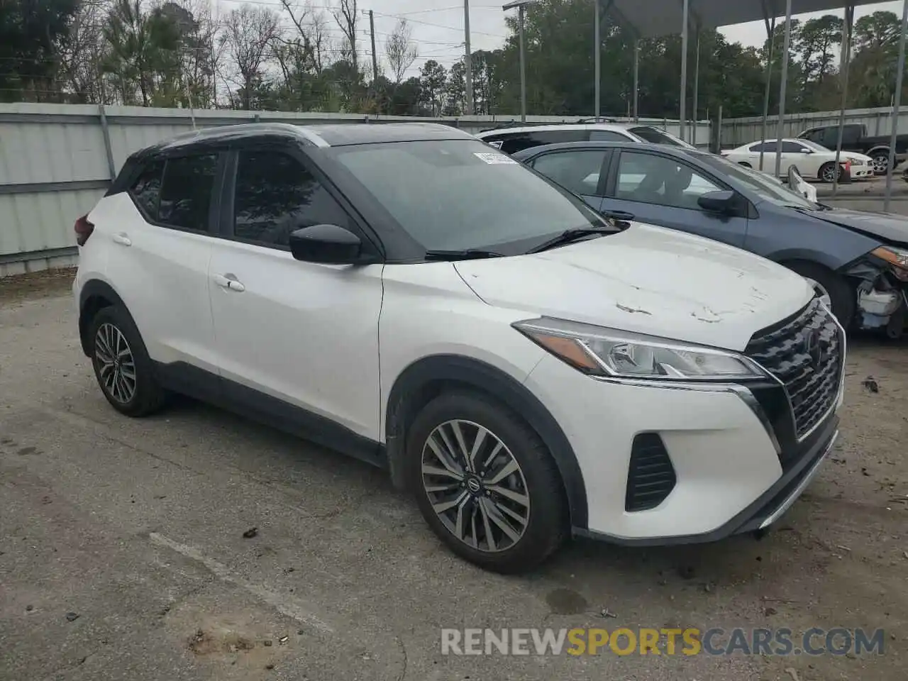 4 Photograph of a damaged car 3N1CP5CV0ML542787 NISSAN KICKS 2021