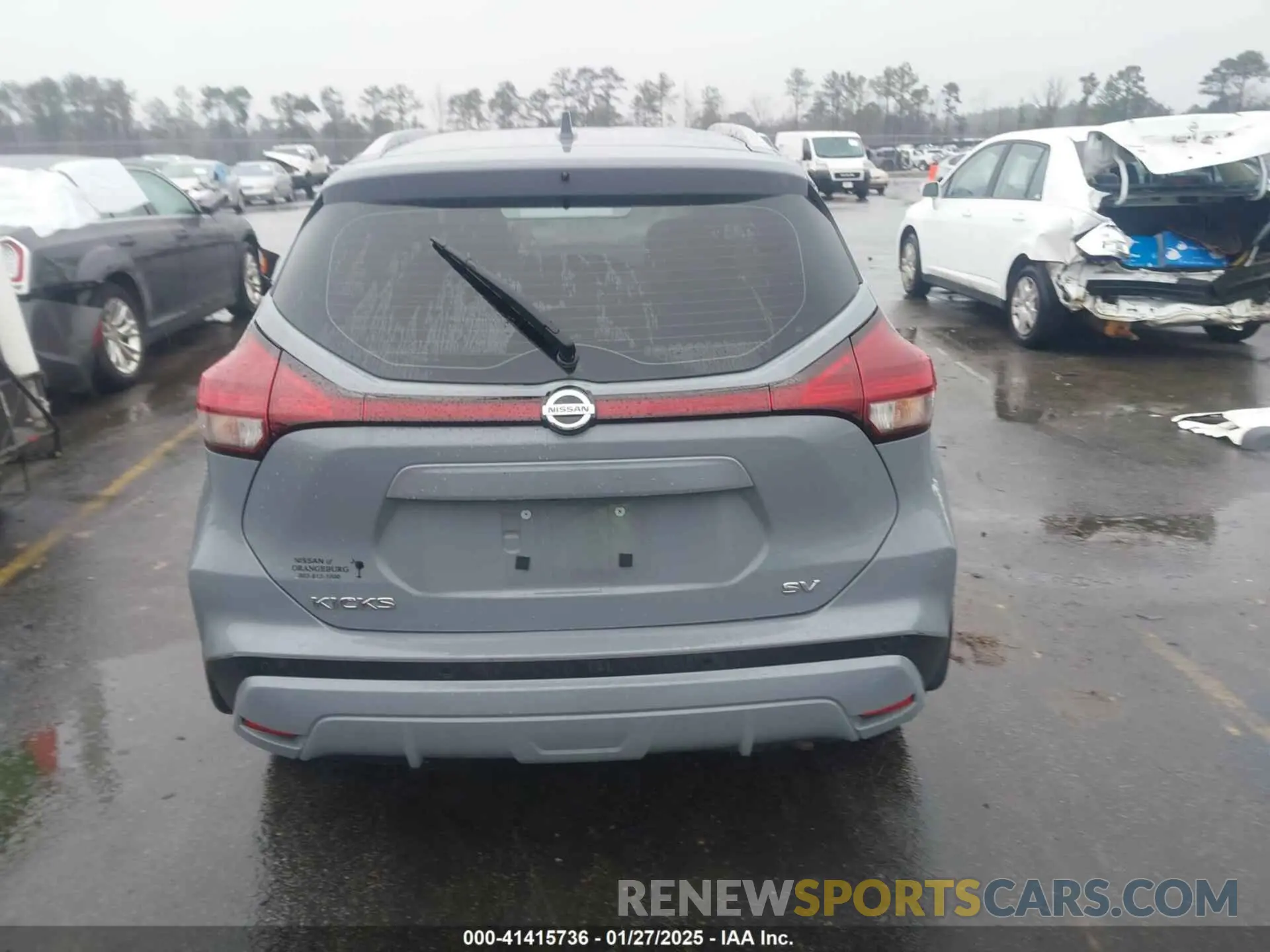 15 Photograph of a damaged car 3N1CP5CV0ML559136 NISSAN KICKS 2021