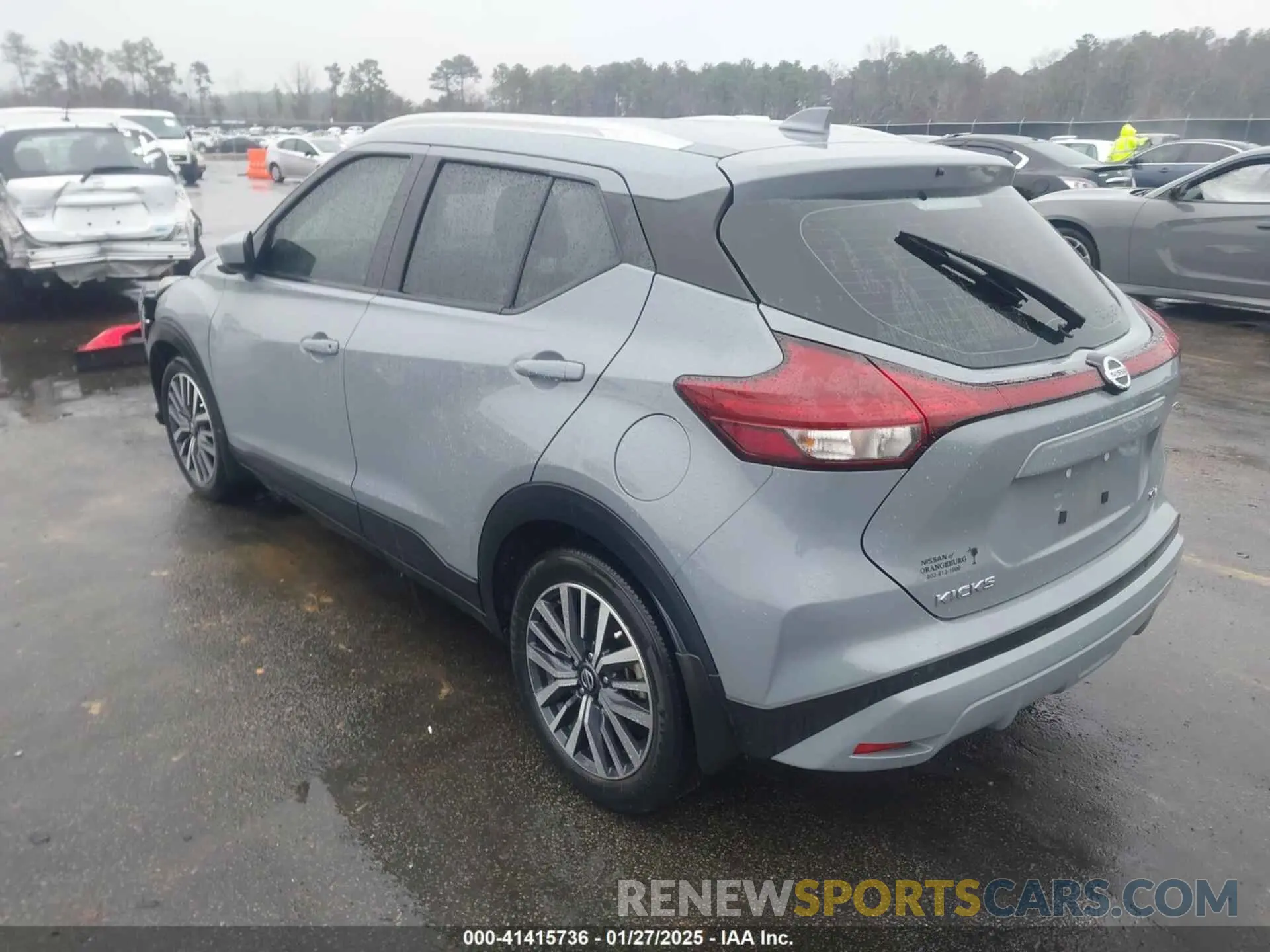 3 Photograph of a damaged car 3N1CP5CV0ML559136 NISSAN KICKS 2021