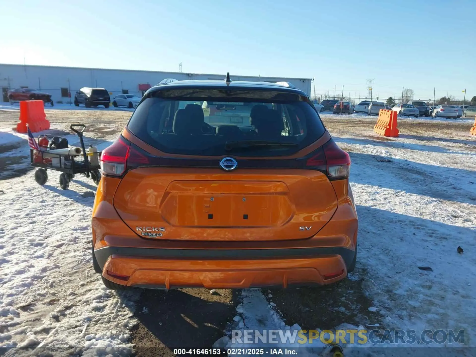 16 Photograph of a damaged car 3N1CP5CV0ML562926 NISSAN KICKS 2021