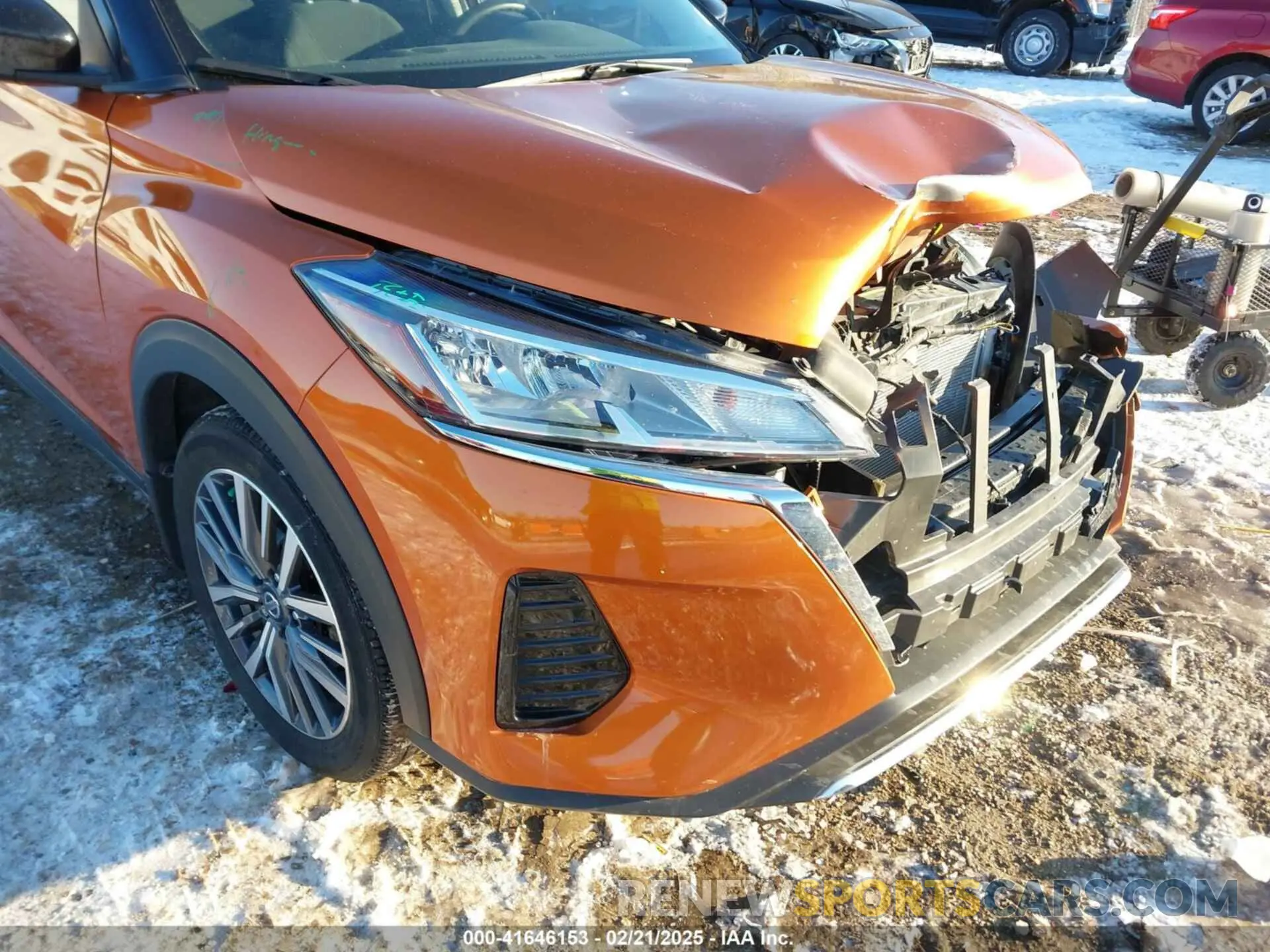 18 Photograph of a damaged car 3N1CP5CV0ML562926 NISSAN KICKS 2021