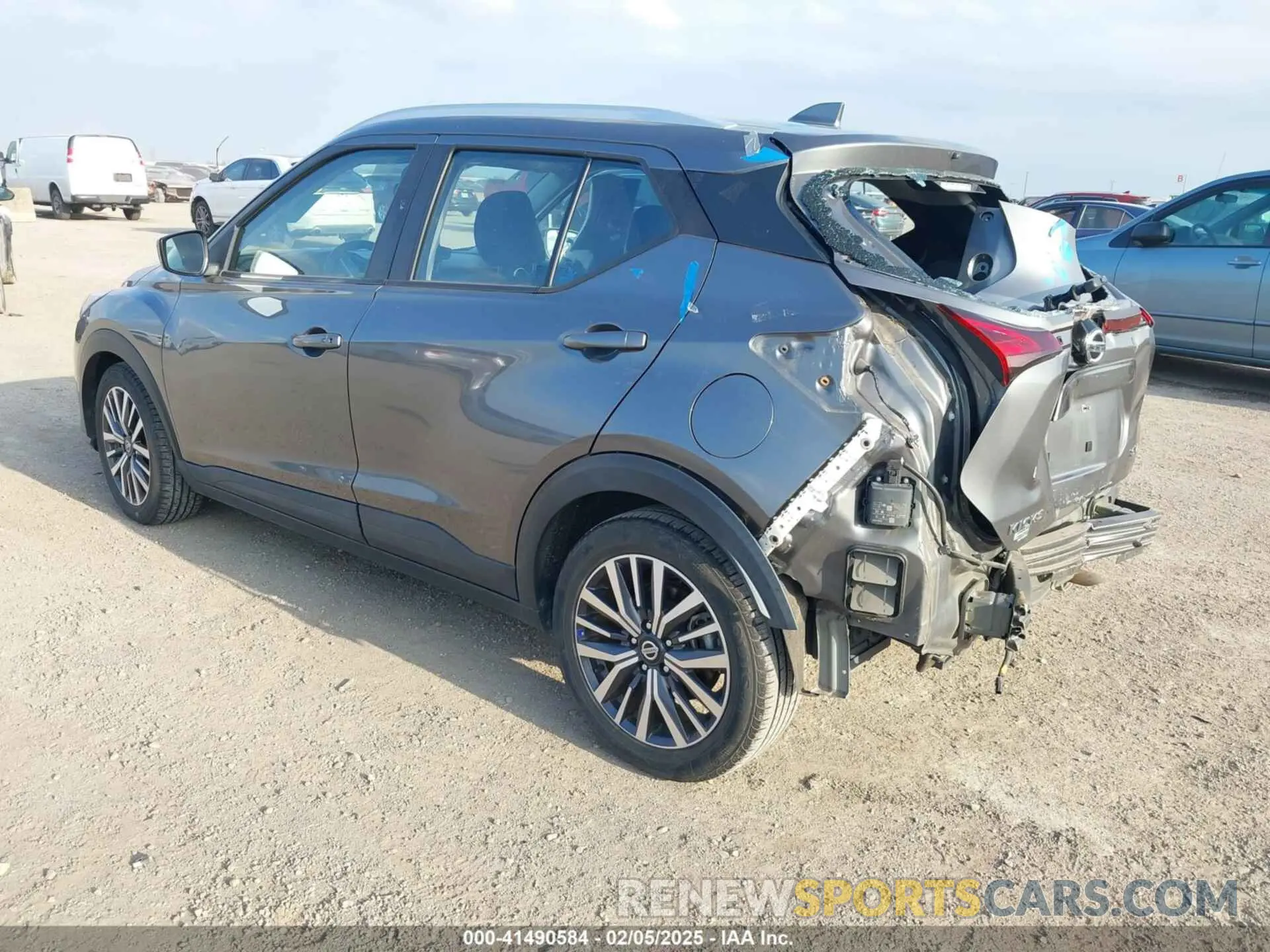 3 Photograph of a damaged car 3N1CP5CV1ML469784 NISSAN KICKS 2021