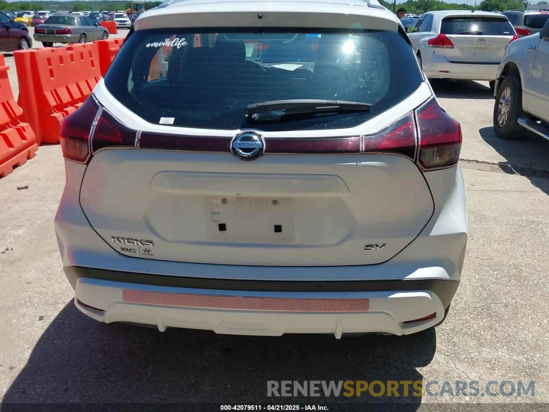 16 Photograph of a damaged car 3N1CP5CV1ML482678 NISSAN KICKS 2021