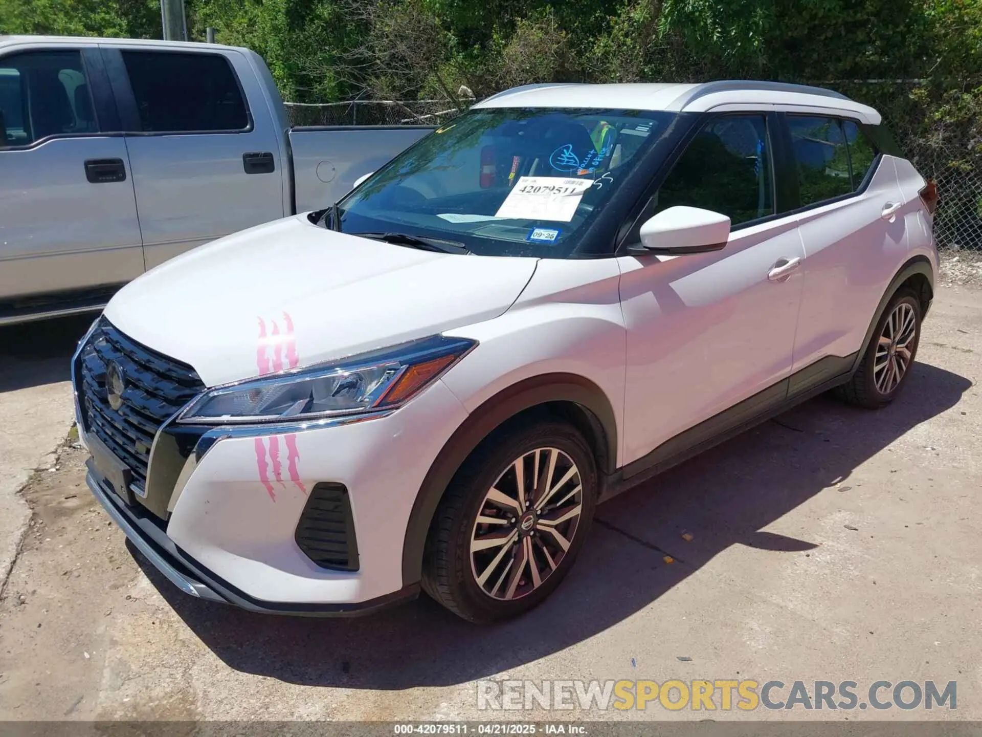 2 Photograph of a damaged car 3N1CP5CV1ML482678 NISSAN KICKS 2021