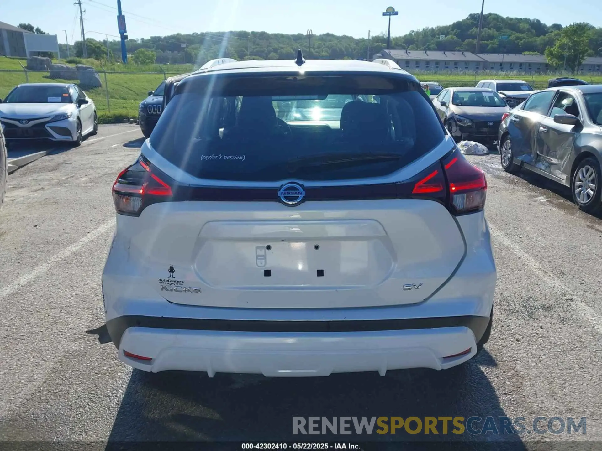 16 Photograph of a damaged car 3N1CP5CV1ML504436 NISSAN KICKS 2021