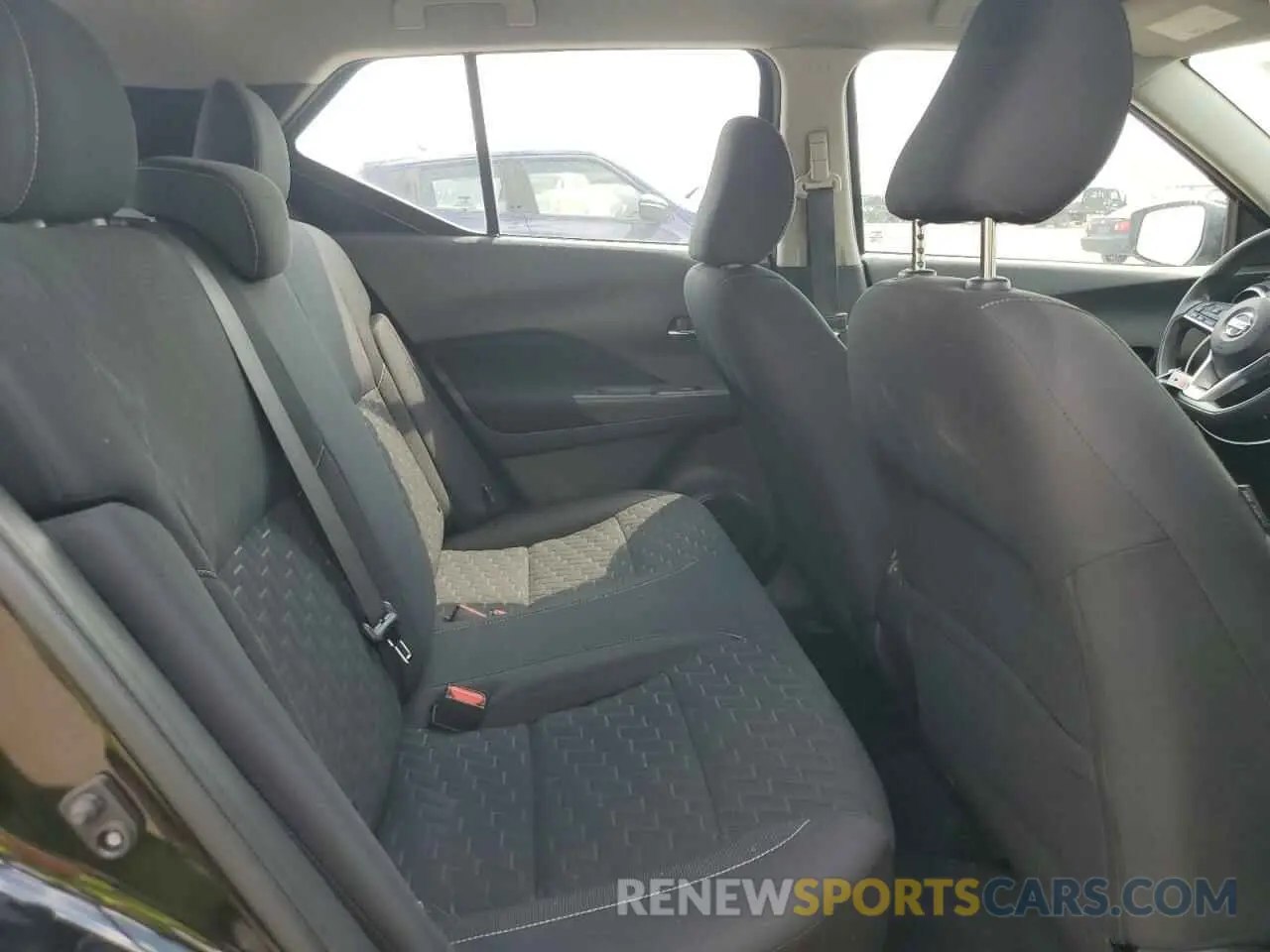 10 Photograph of a damaged car 3N1CP5CV1ML521754 NISSAN KICKS 2021
