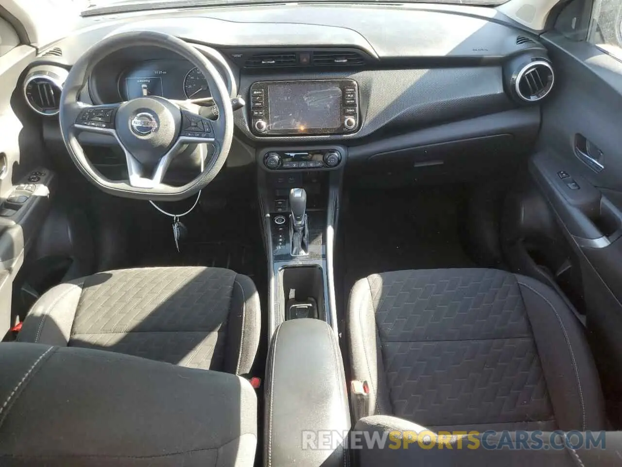 8 Photograph of a damaged car 3N1CP5CV1ML526047 NISSAN KICKS 2021